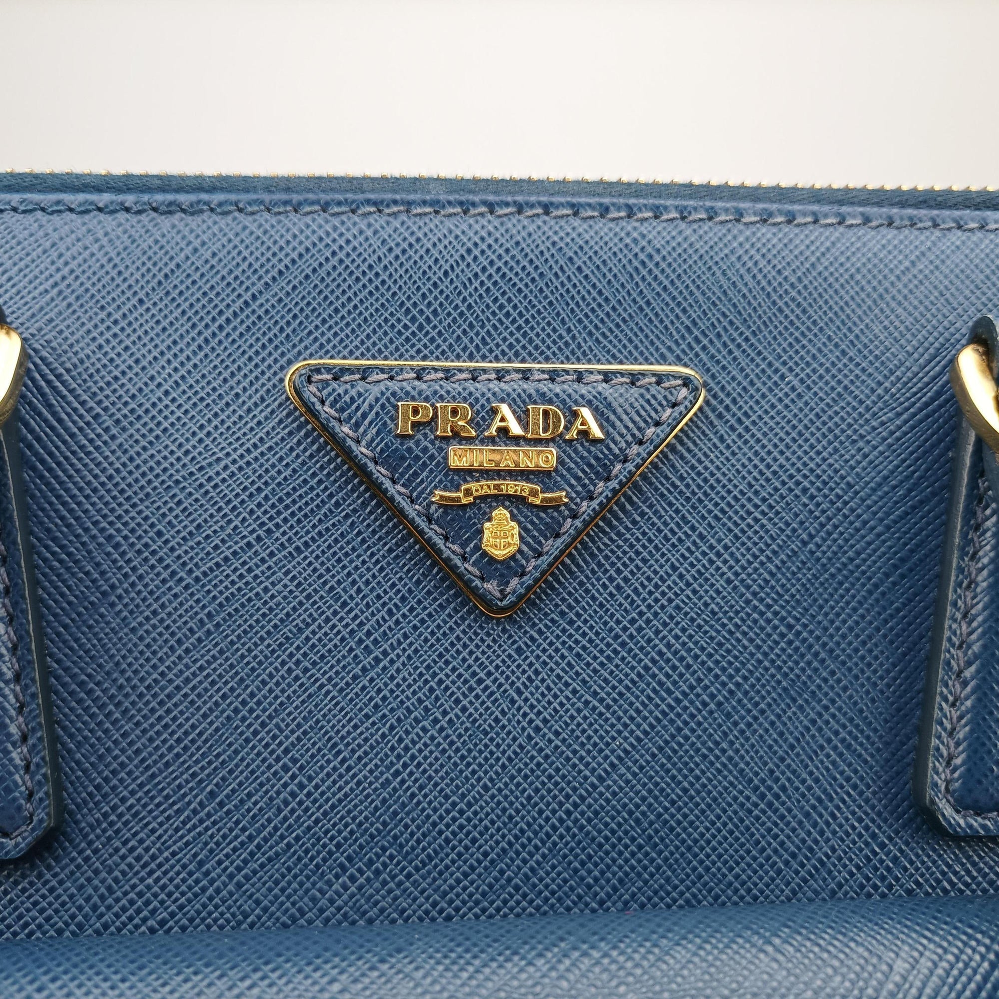 Pre-owned Prada Bi-Color Zip Front Pocket Blue SAFFIANO Leather BN2674 handbag | stylenewstar
