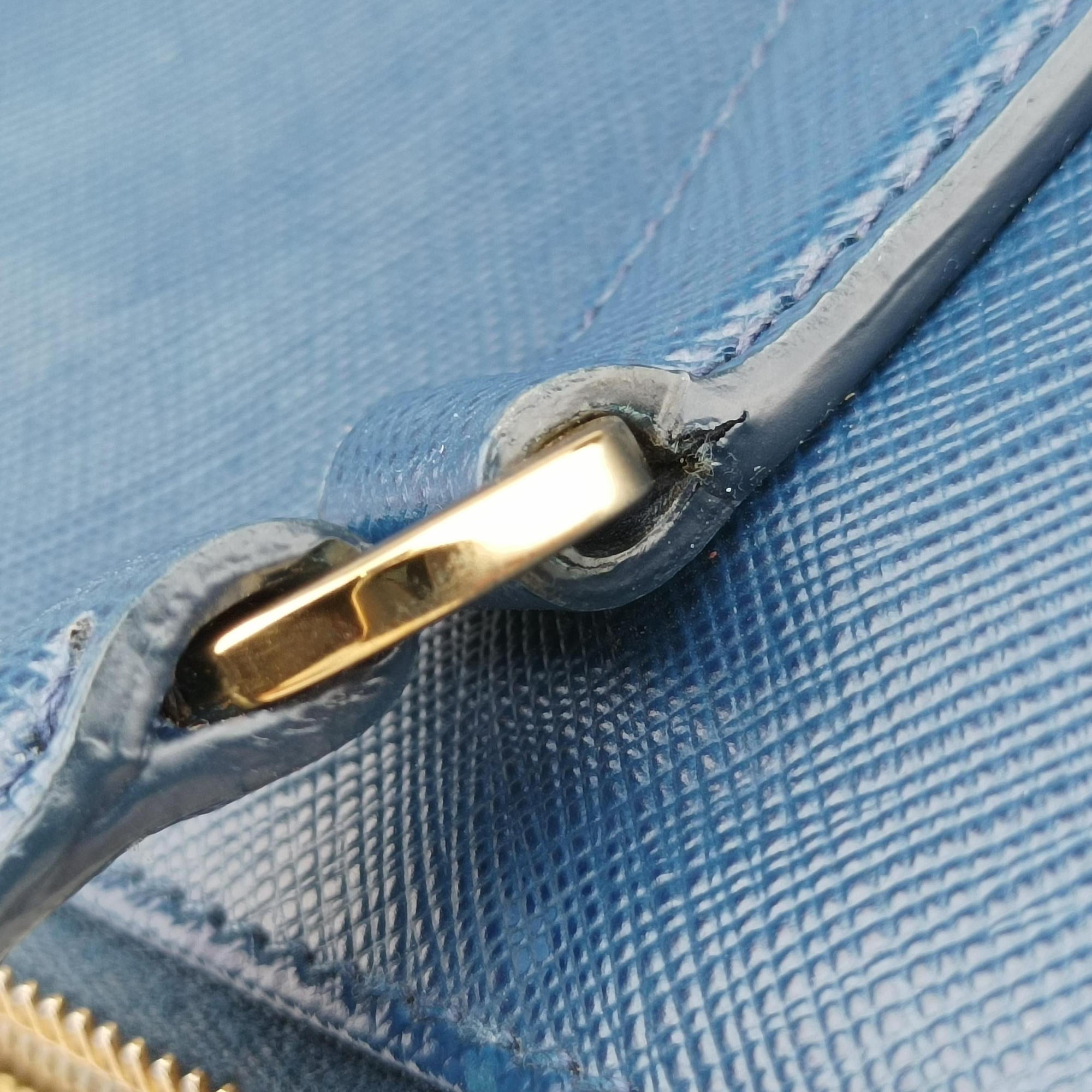 Pre-owned Prada Bi-Color Zip Front Pocket Blue SAFFIANO Leather BN2674 handbag | stylenewstar