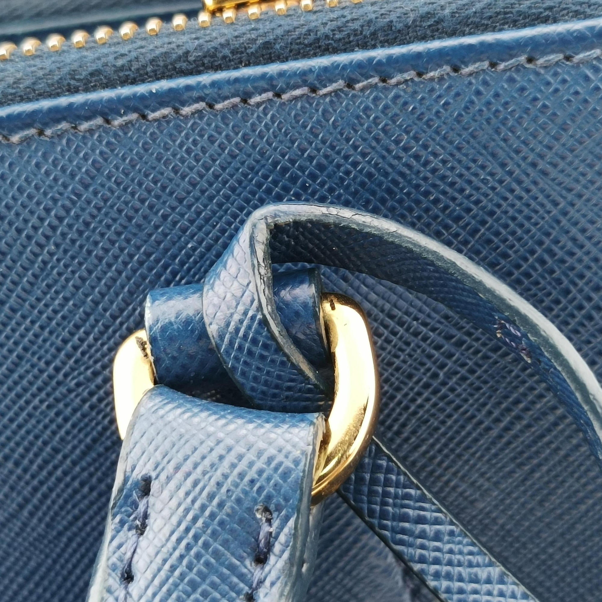 Pre-owned Prada Bi-Color Zip Front Pocket Blue SAFFIANO Leather BN2674 handbag | stylenewstar