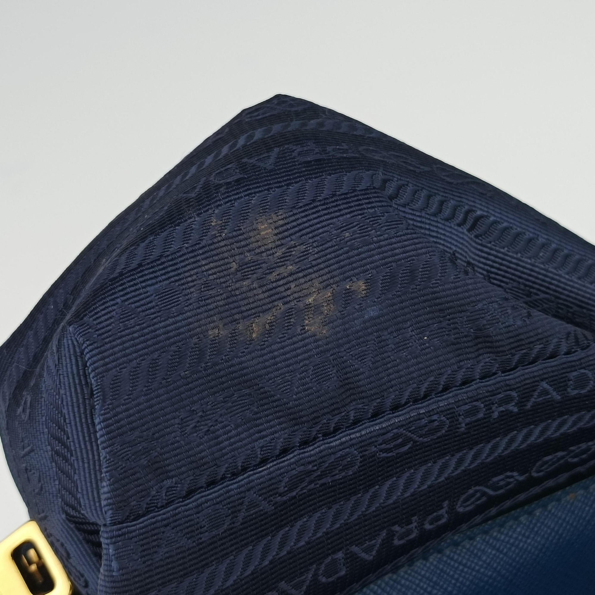 Pre-owned Prada Bi-Color Zip Front Pocket Blue SAFFIANO Leather BN2674 handbag | stylenewstar