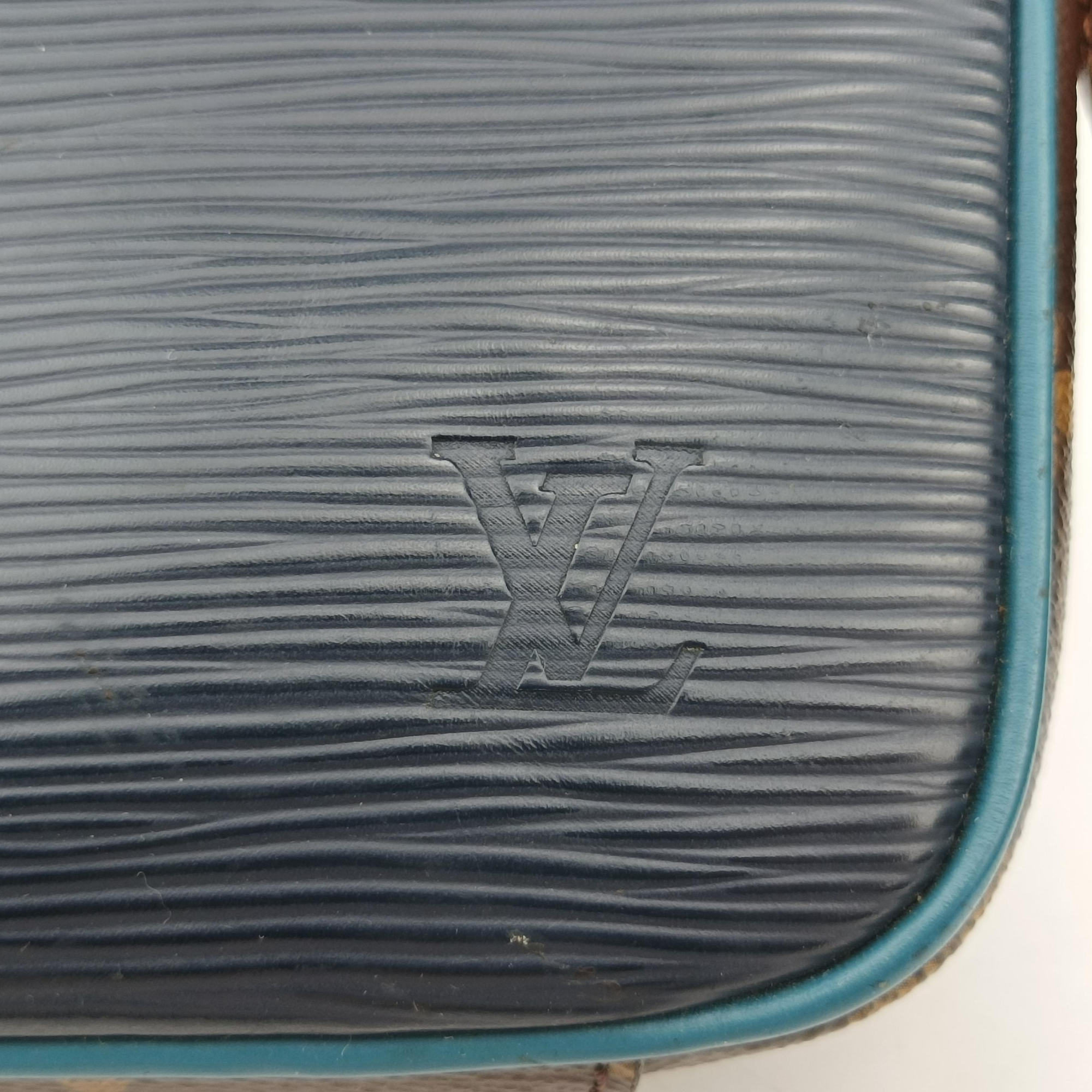 Vintage Louis Vuitton Danube Slim PＭ brown×navy Monogram Canvas×epi M51459 shoulderbag | stylenewstar