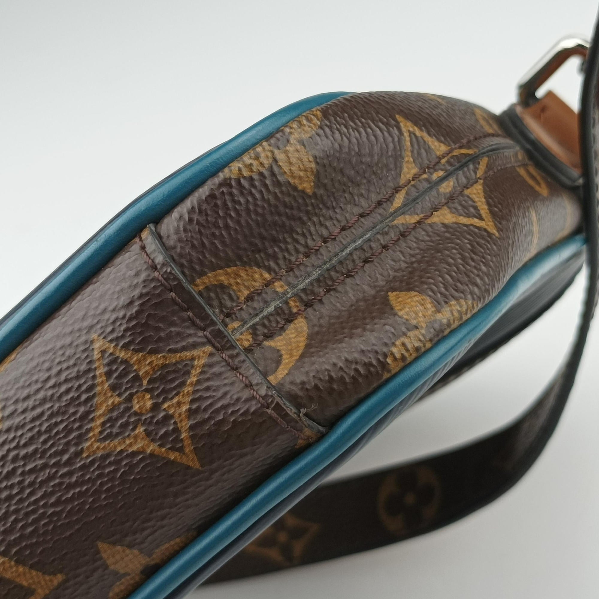 Vintage Louis Vuitton Danube Slim PＭ brown×navy Monogram Canvas×epi M51459 shoulderbag | stylenewstar