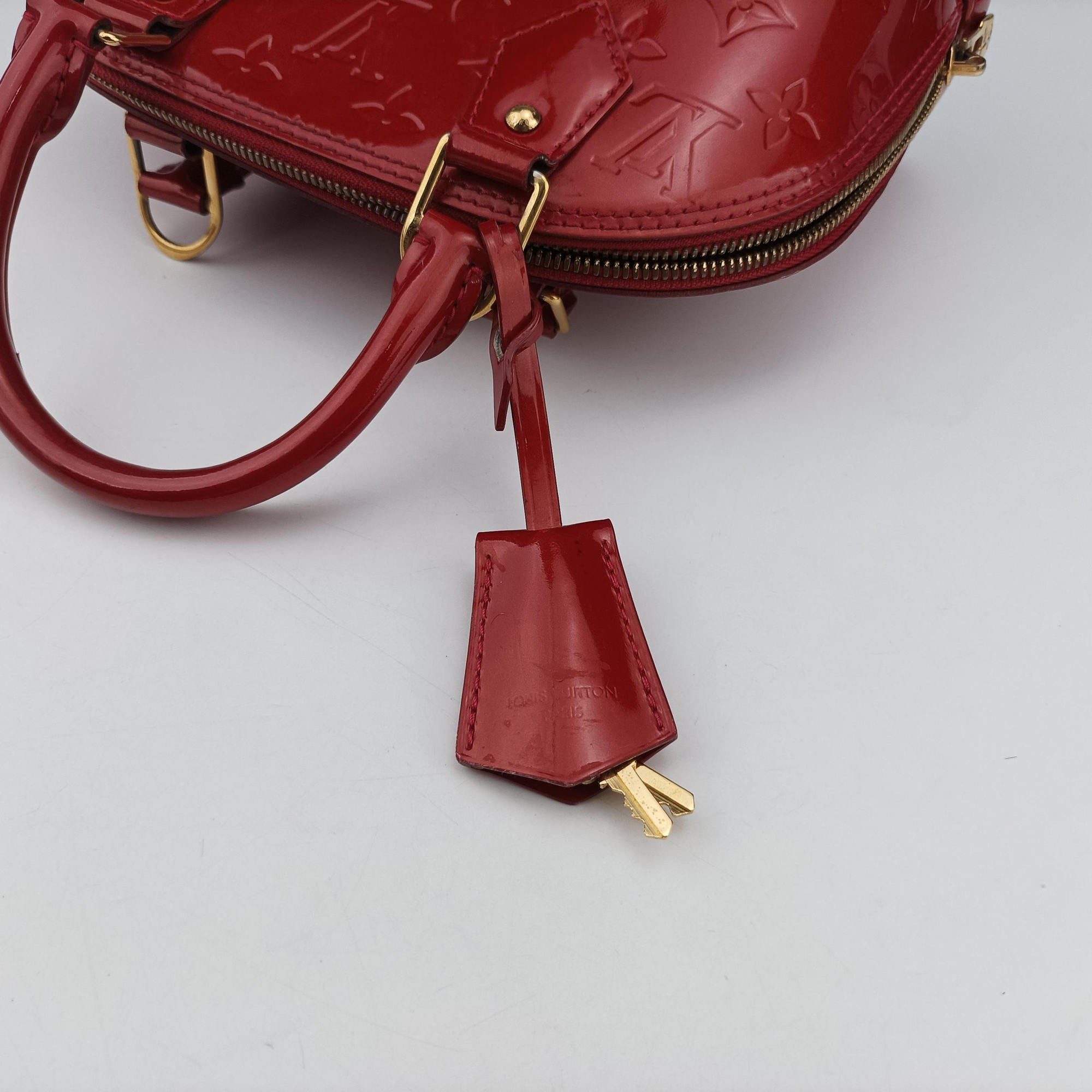 Pre-owned Louis Vuitton Alma BB CERISE Vernis M90174 shoulderbag | stylenewstar
