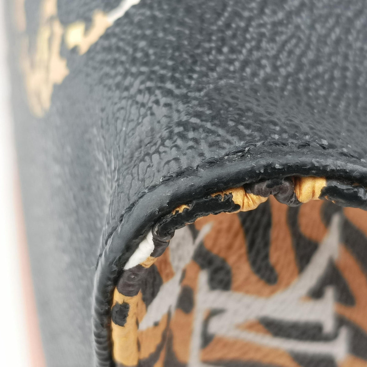 Pre-owned Louis Vuitton On The Go GM Multicolor Monogram Giant Jungle M44674 shoulderbag | stylenewstar