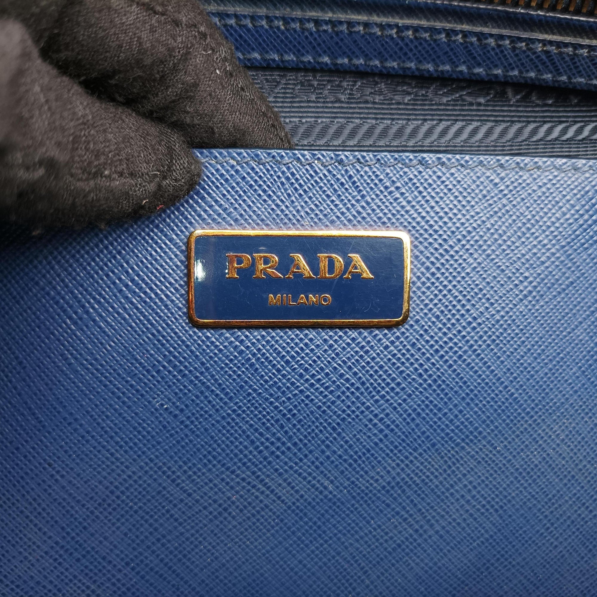 Vintage Prada Galleria Blue SAFFIANO Leather BN1786 handbag | stylenewstar
