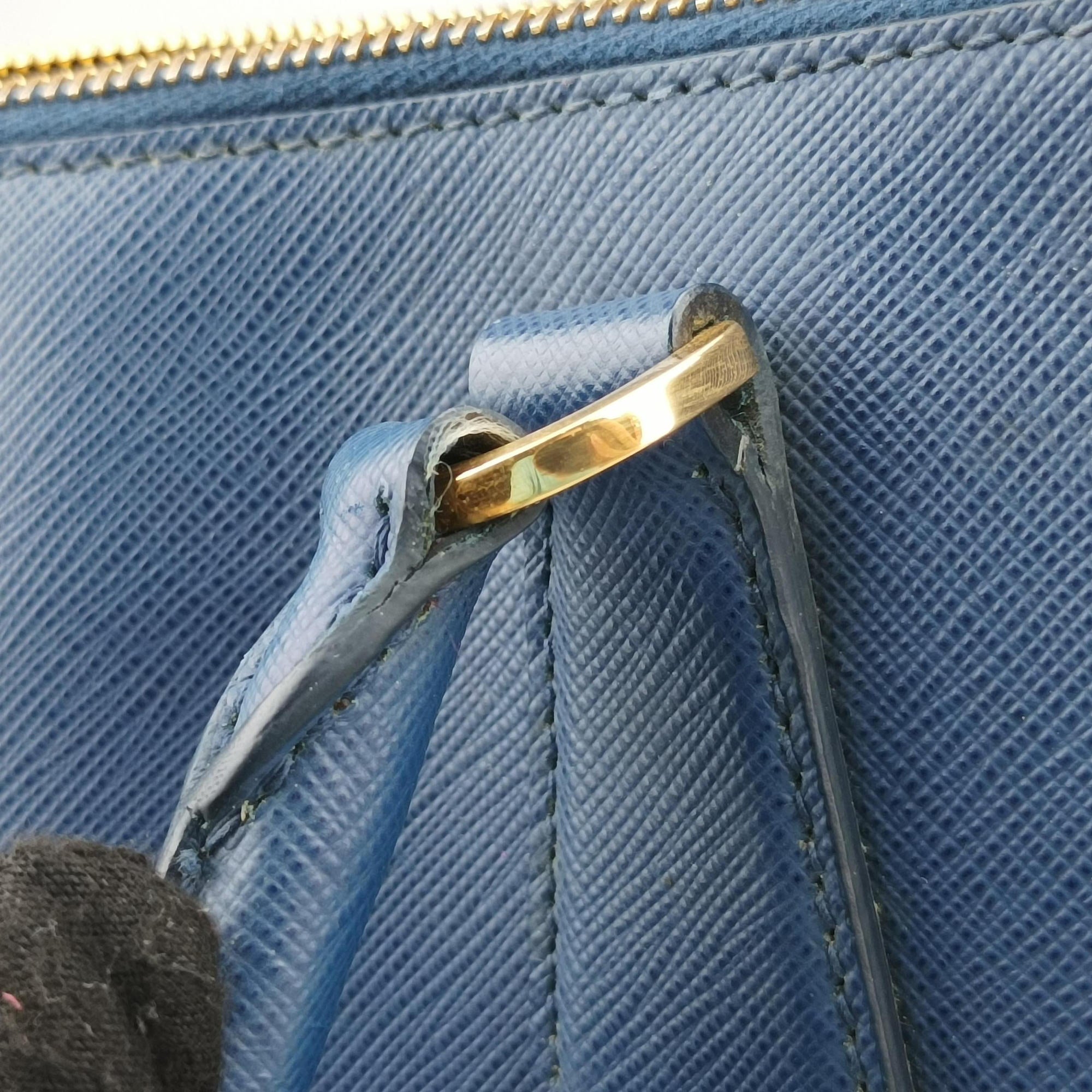 Vintage Prada Galleria Blue SAFFIANO Leather BN1786 handbag | stylenewstar