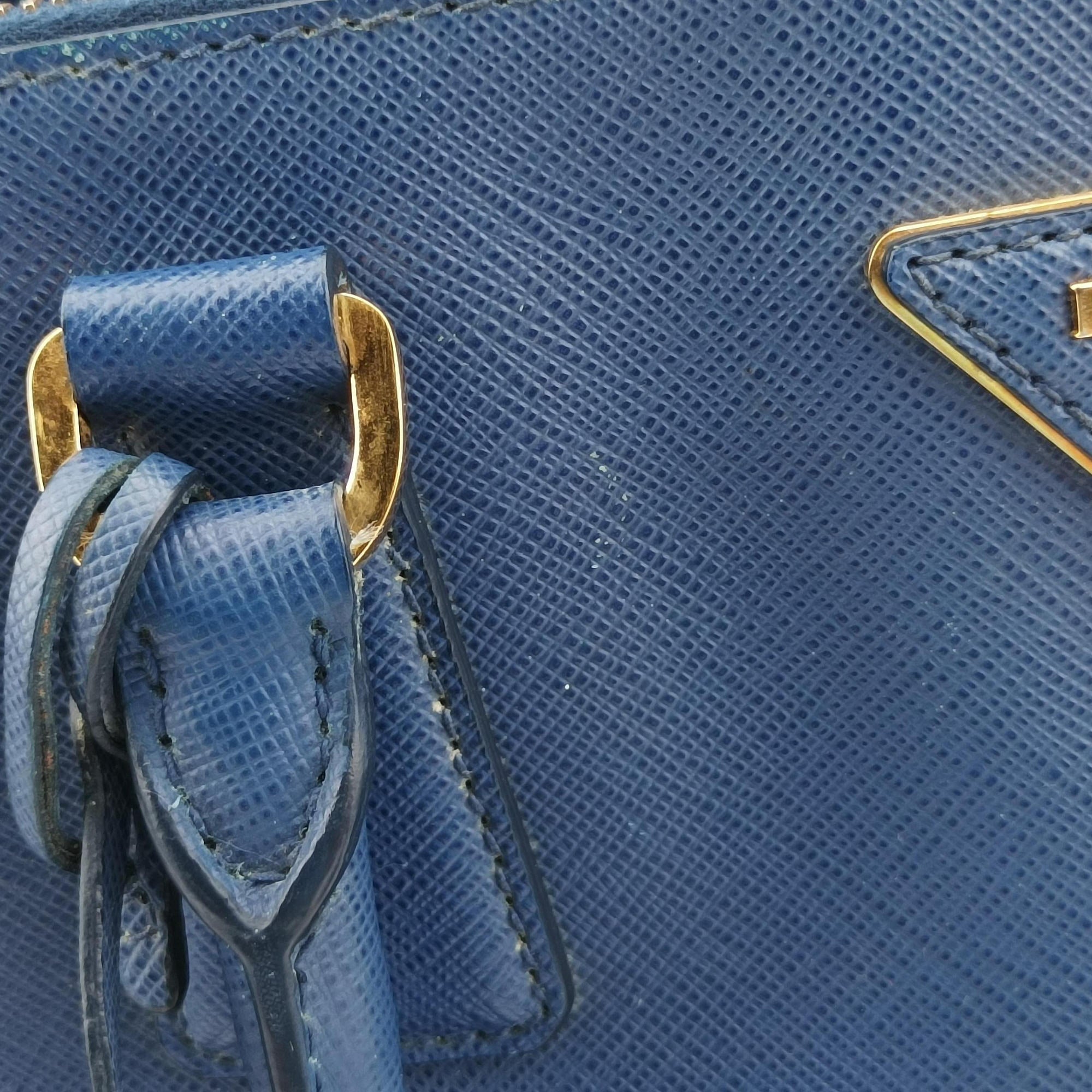 Vintage Prada Galleria Blue SAFFIANO Leather BN1786 handbag | stylenewstar