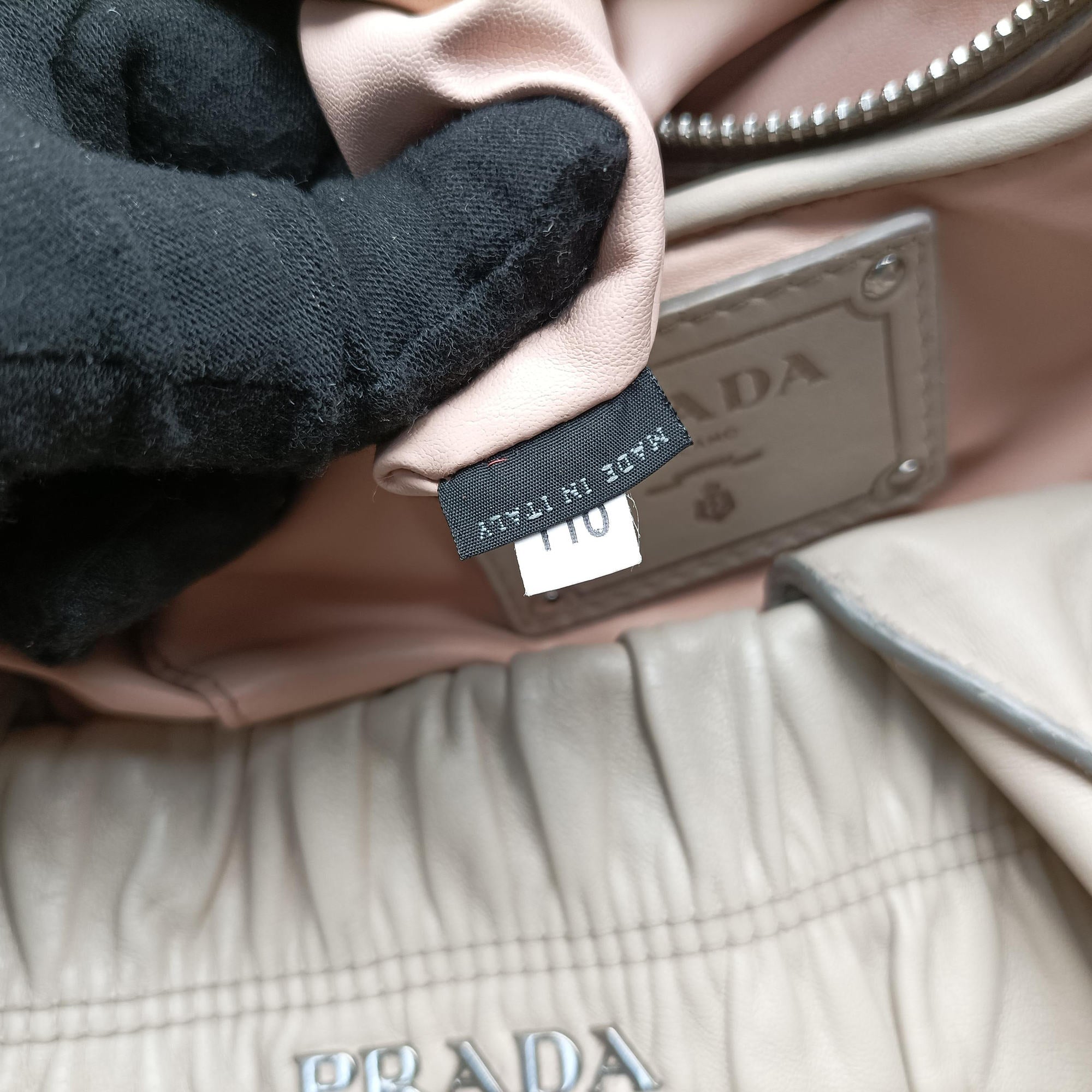 Pre-owned Prada Gaufre Beige Nappa Leather  handbag | stylenewstar