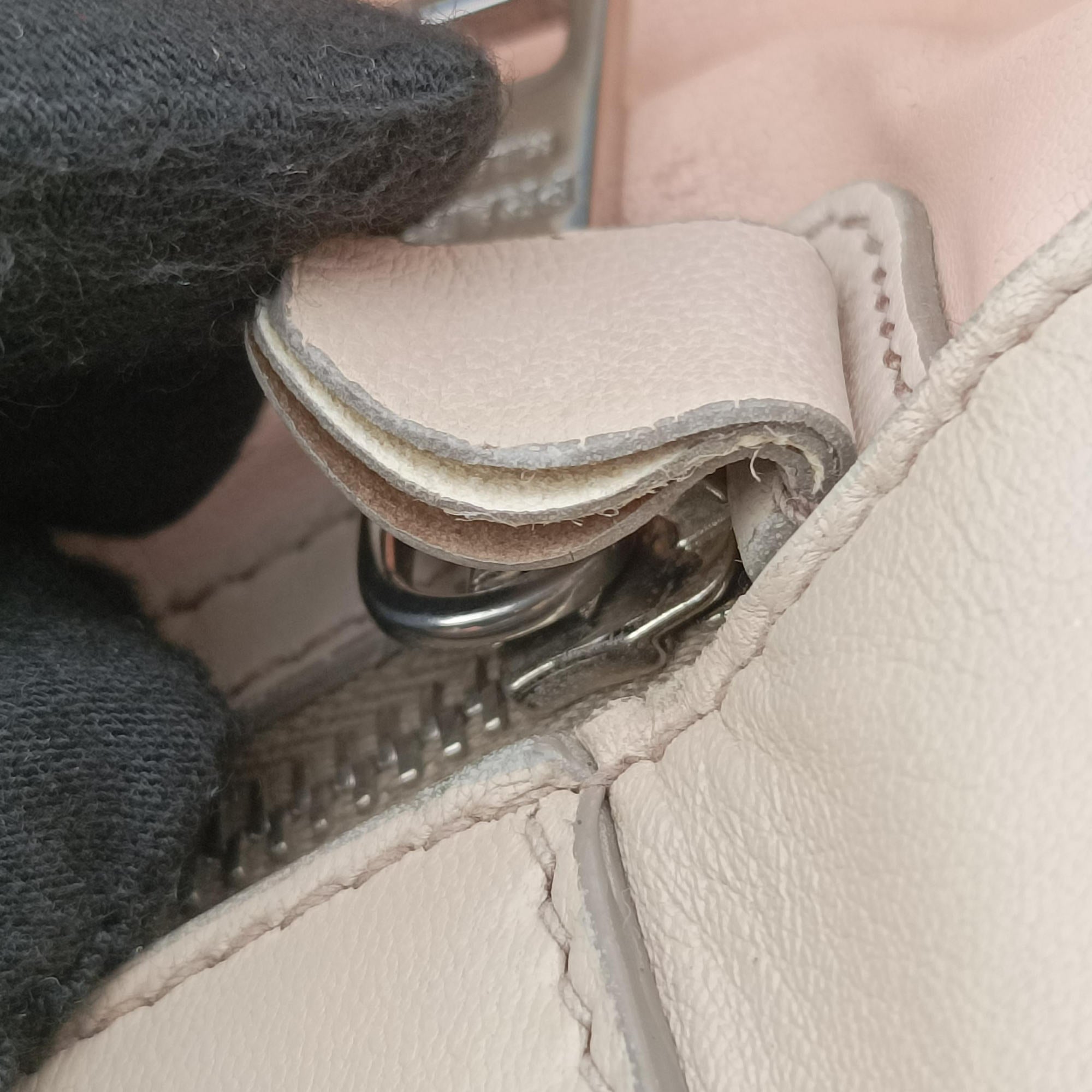 Pre-owned Prada Gaufre Beige Nappa Leather  handbag | stylenewstar