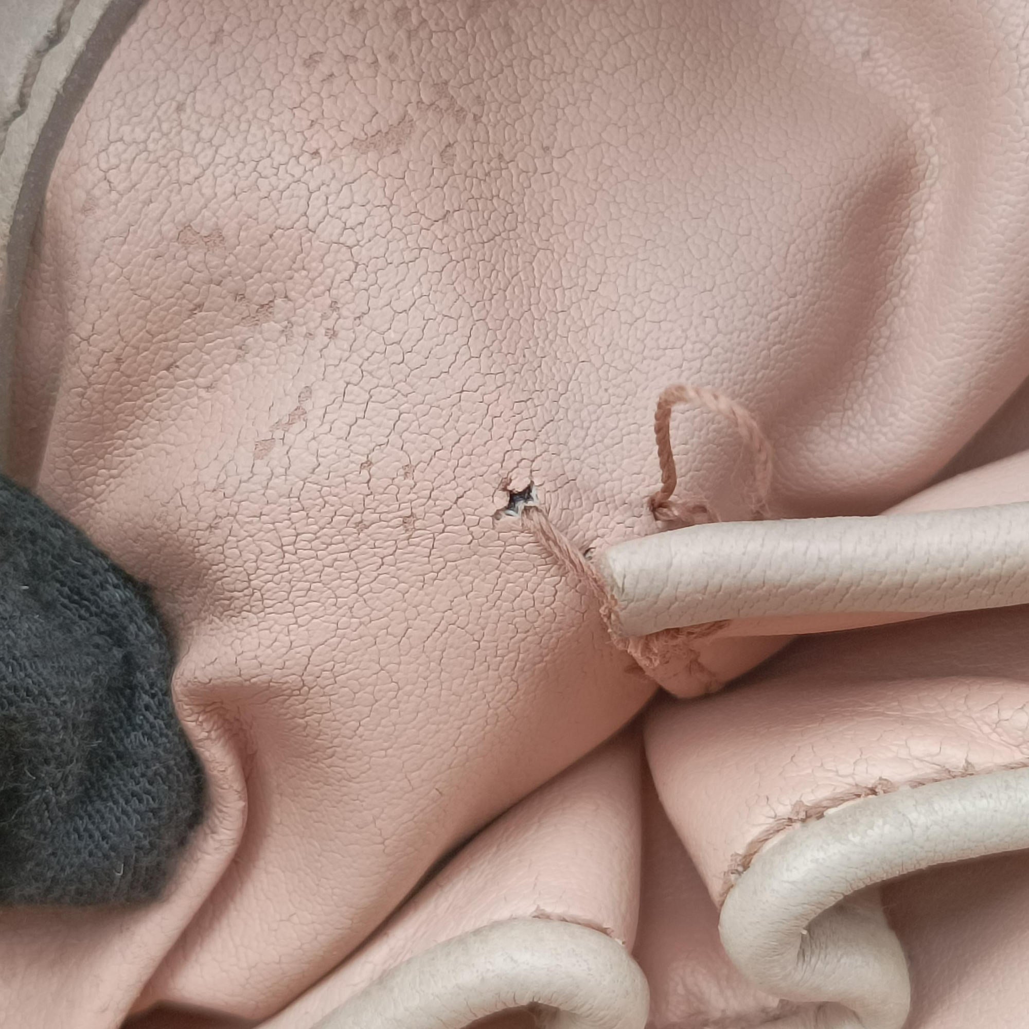 Pre-owned Prada Gaufre Beige Nappa Leather  handbag | stylenewstar