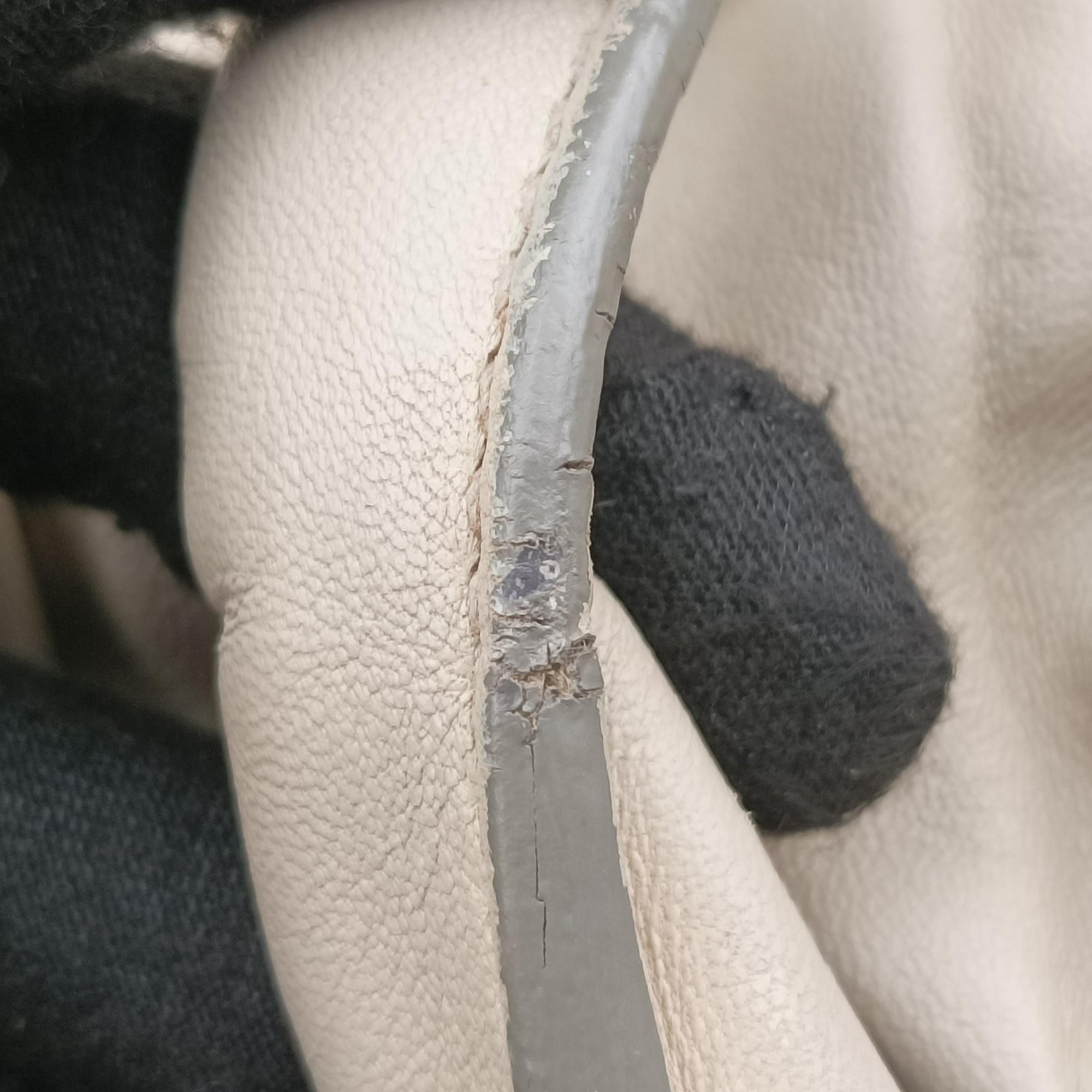 Pre-owned Prada Gaufre Beige Nappa Leather  handbag | stylenewstar