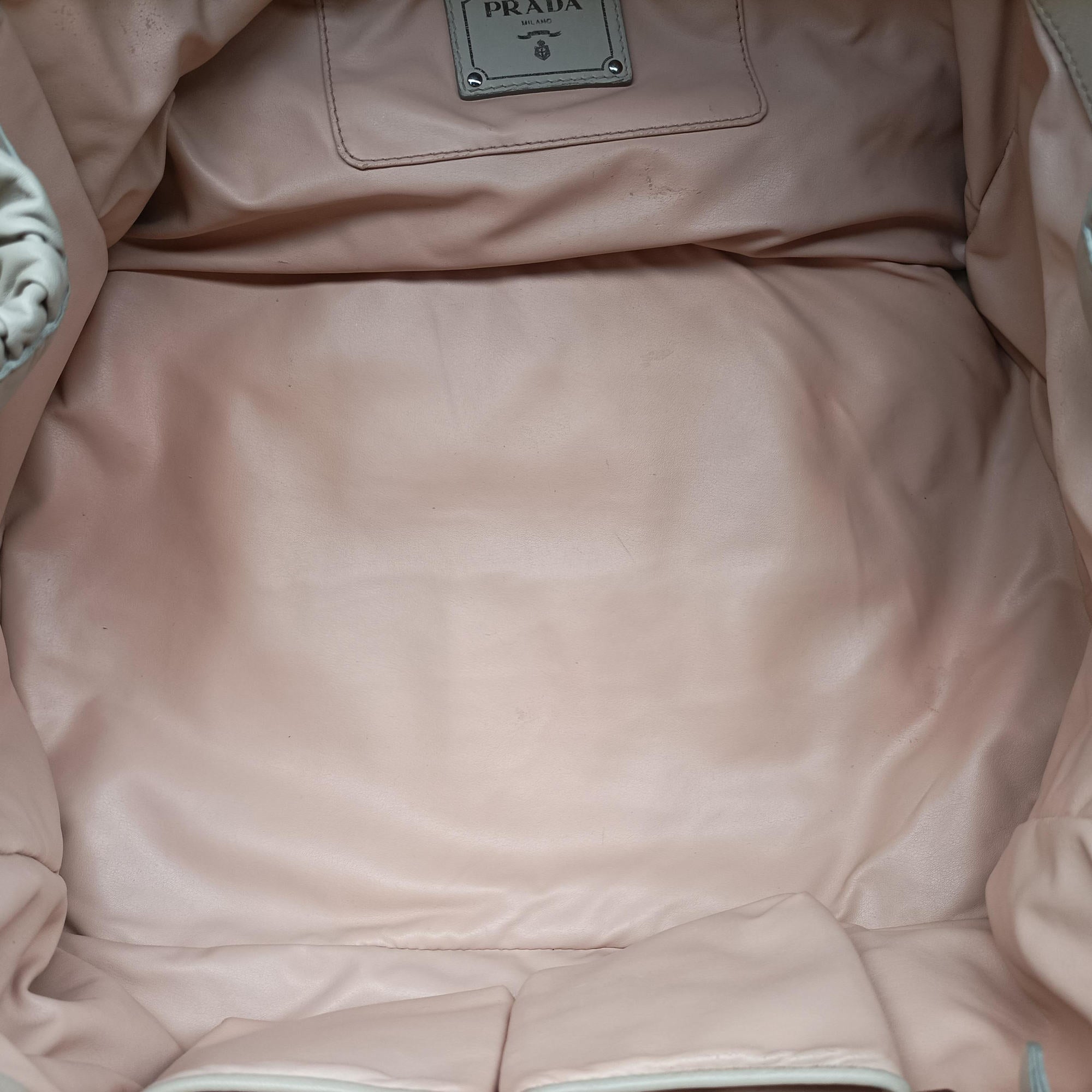 Pre-owned Prada Gaufre Beige Nappa Leather  handbag | stylenewstar