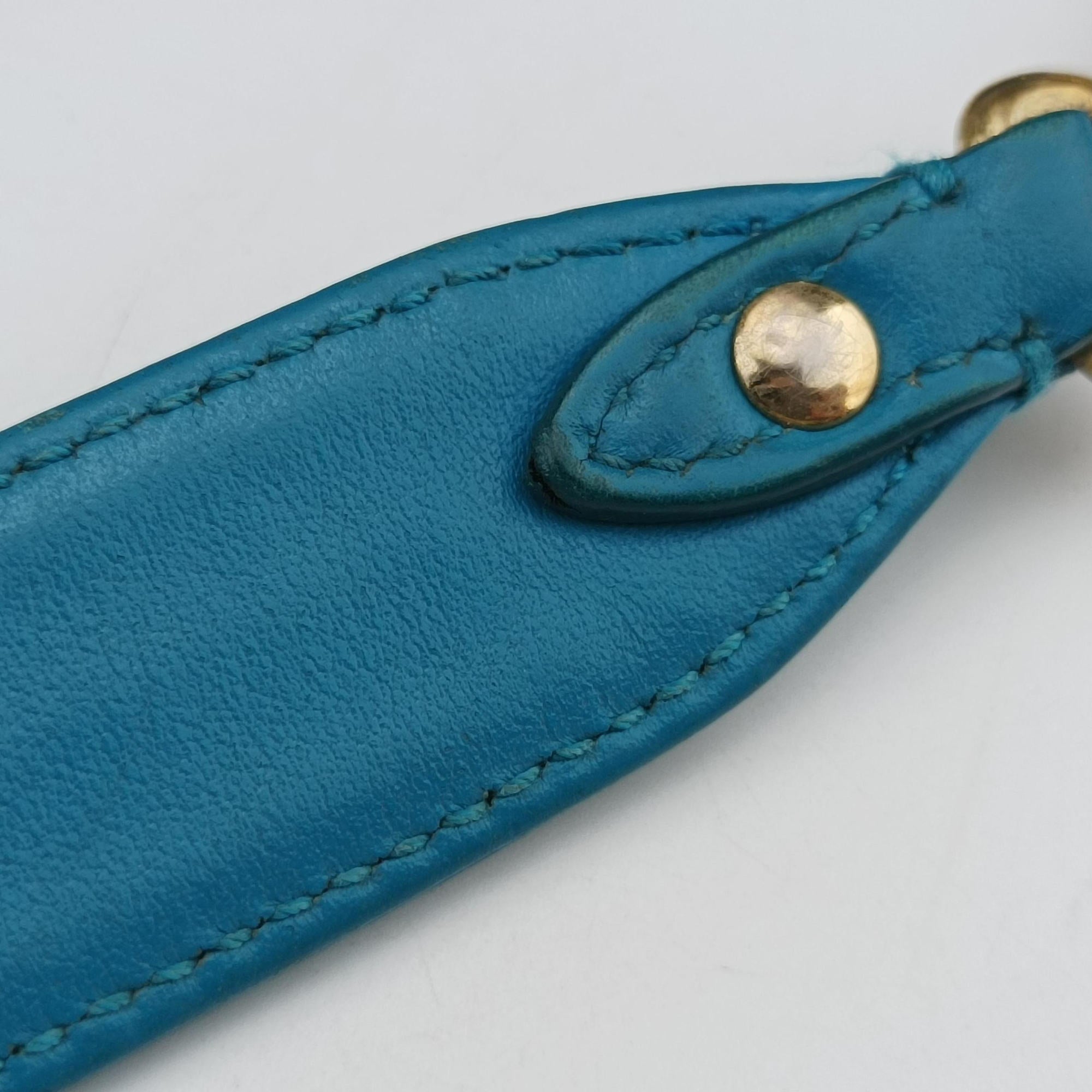 Vintage Prada Turn lock Chevron Impunture Autre Cuir Blue Leather  shoulderbag | stylenewstar
