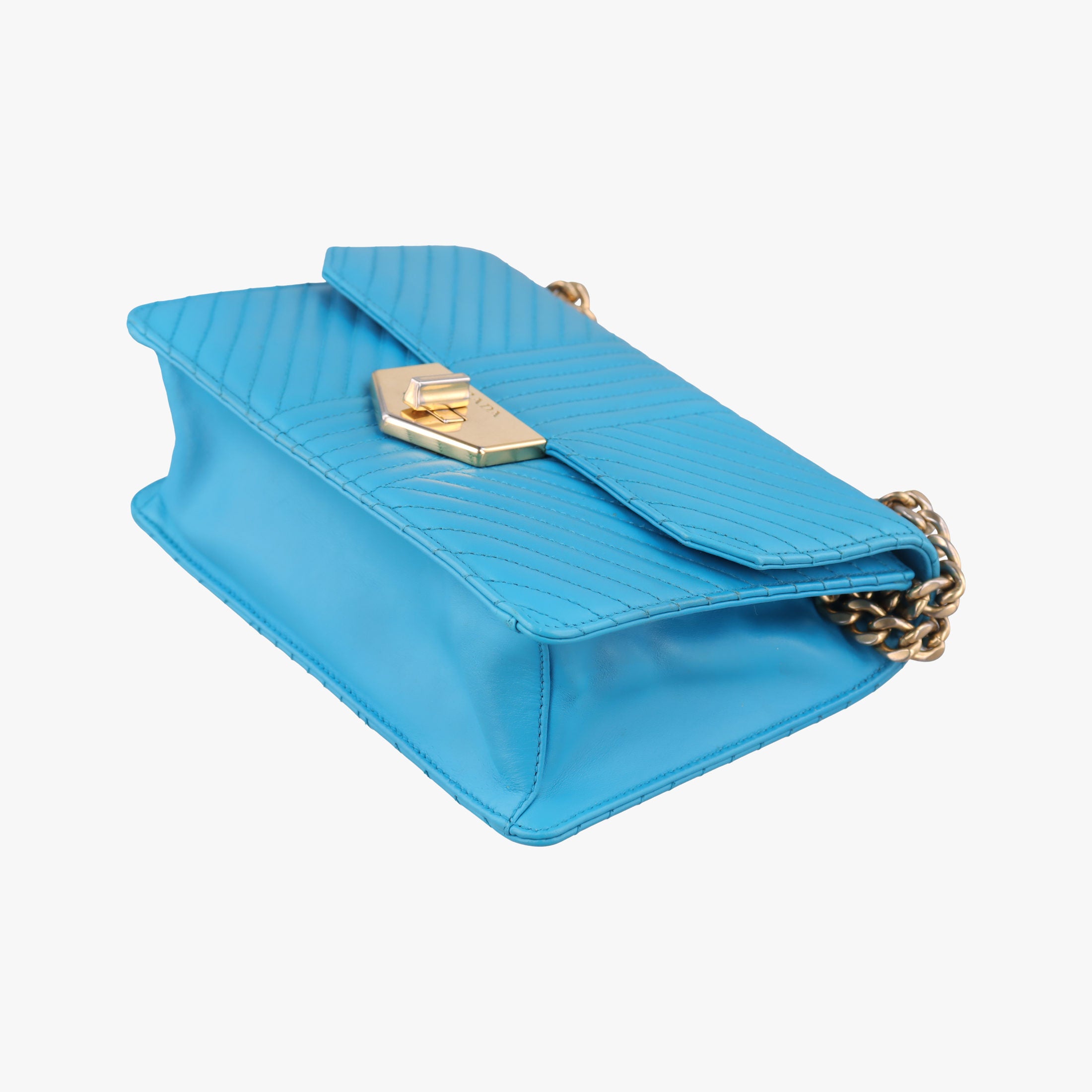 Vintage Prada Turn lock Chevron Impunture Autre Cuir Blue Leather  shoulderbag | stylenewstar