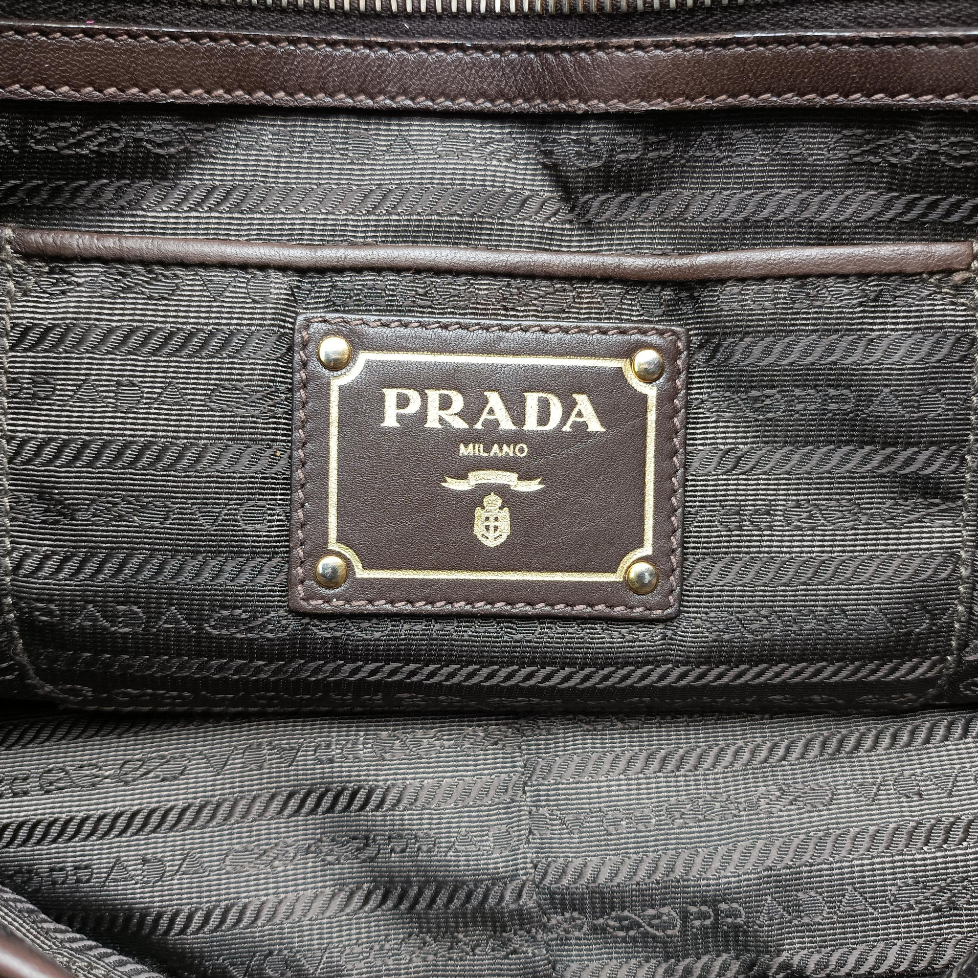Vintage Prada Gaufre Green nylon BN1935 shoulderbag | stylenewstar
