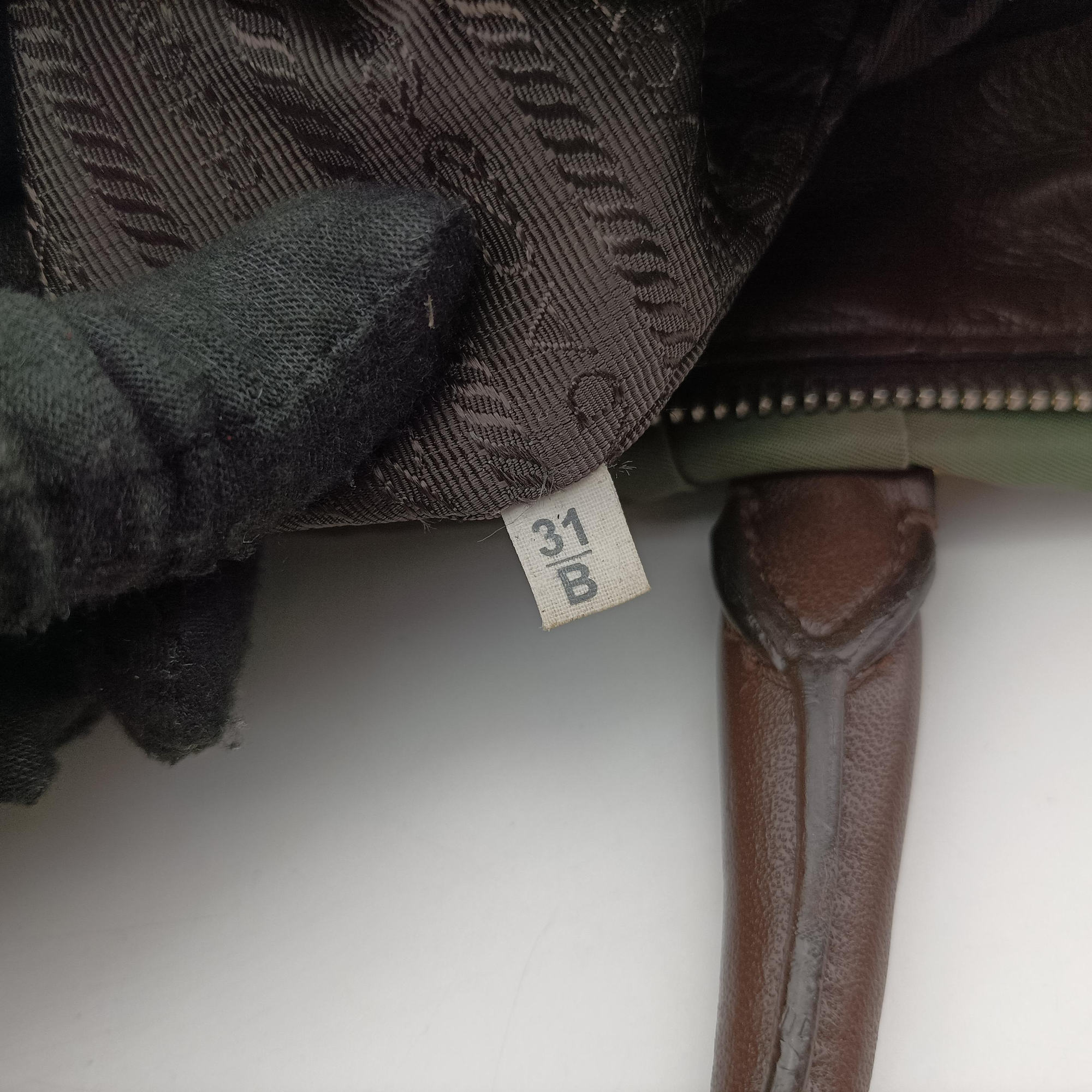 Vintage Prada Gaufre Green nylon BN1935 shoulderbag | stylenewstar