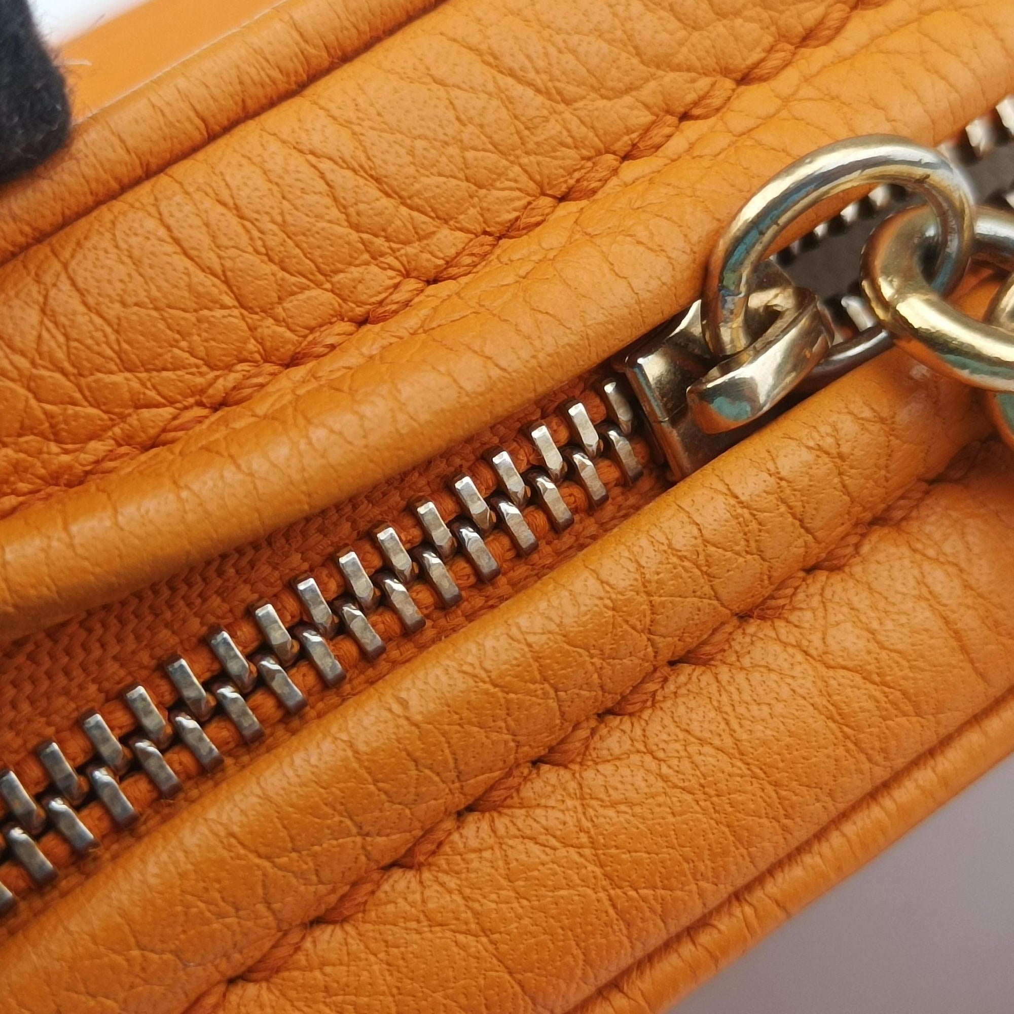 Secondhand Gucci Soho Yellow Leather 353965 shoulderbag | stylenewstar