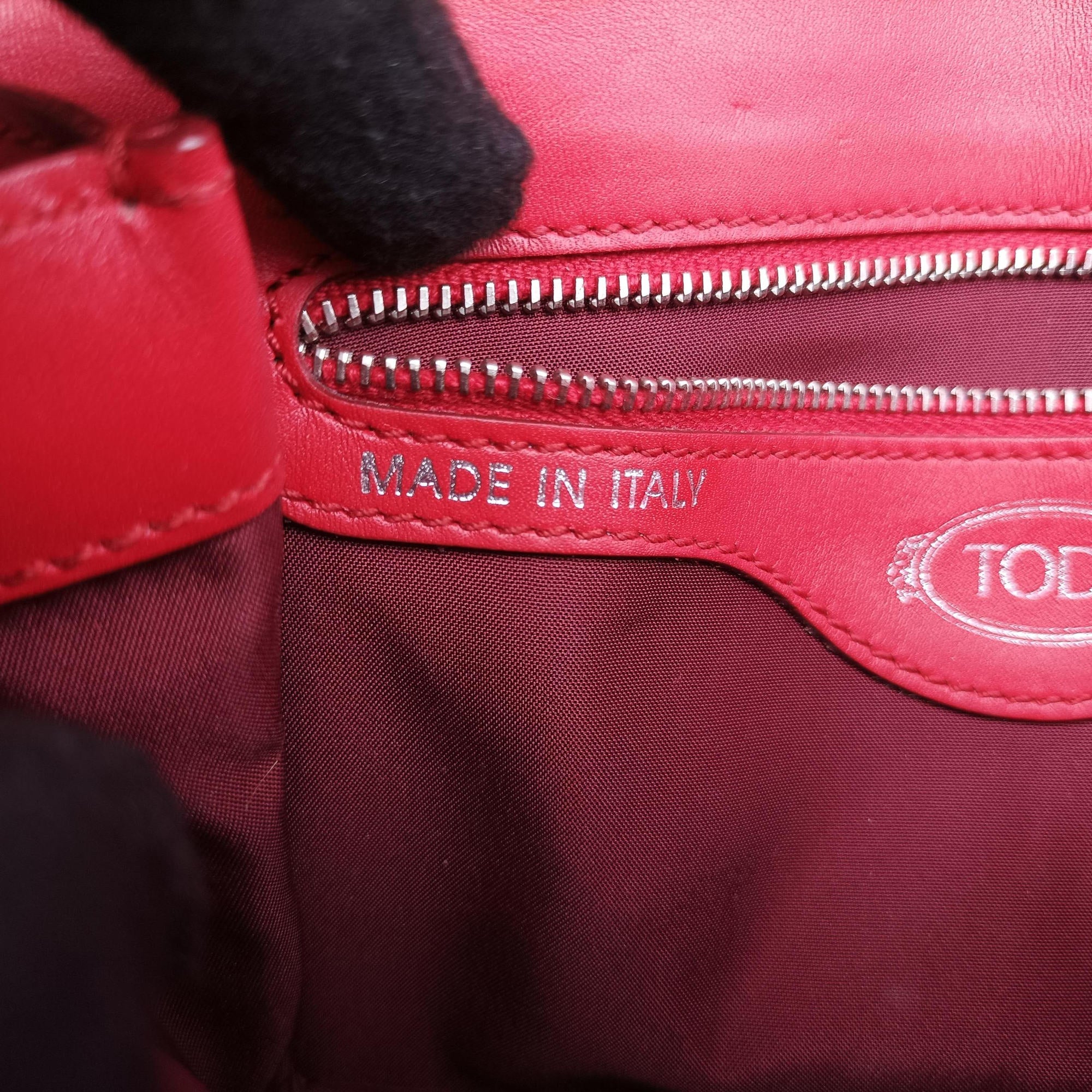 Pre-owned TODS Double T Red Leather  shoulderbag | stylenewstar
