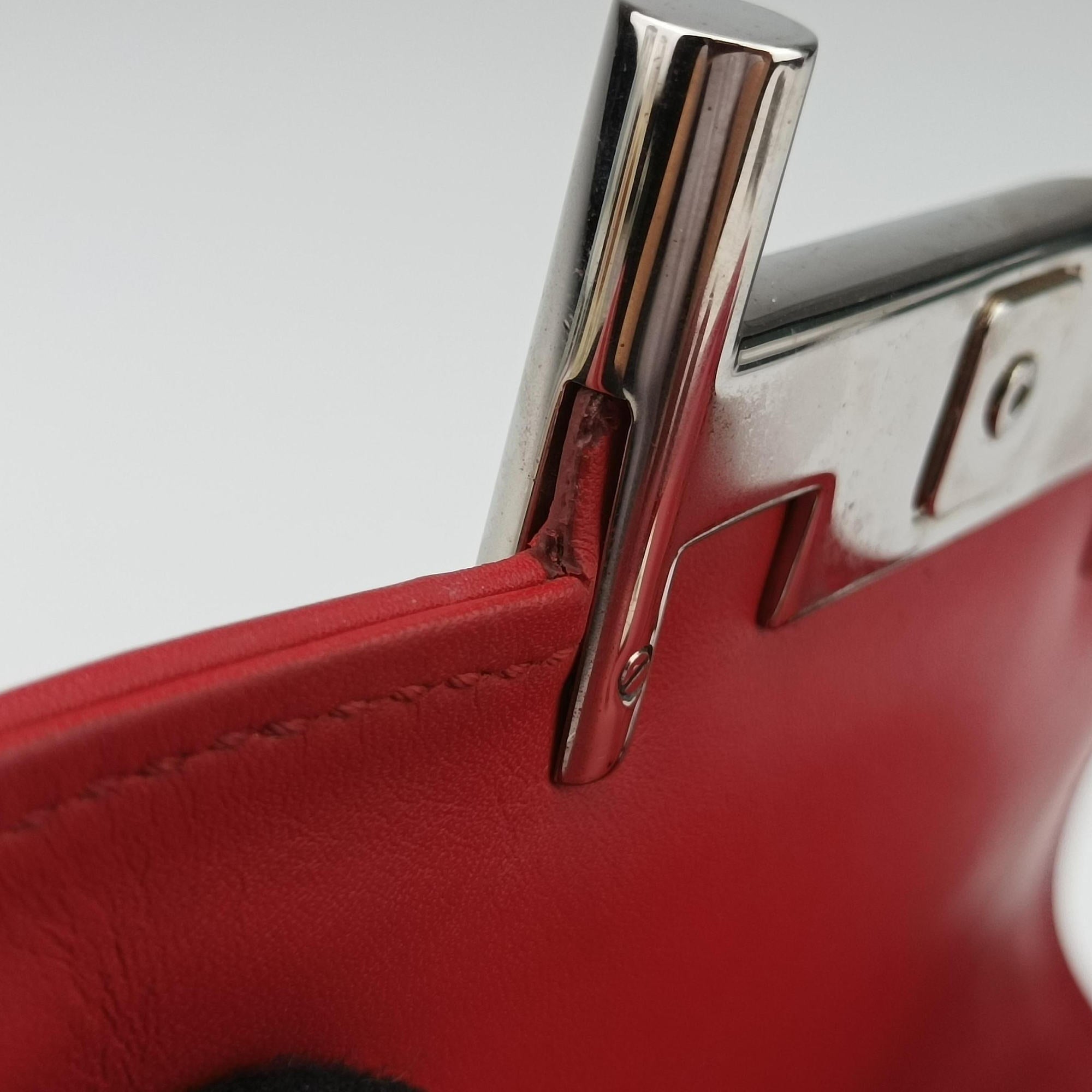 Pre-owned TODS Double T Red Leather  shoulderbag | stylenewstar