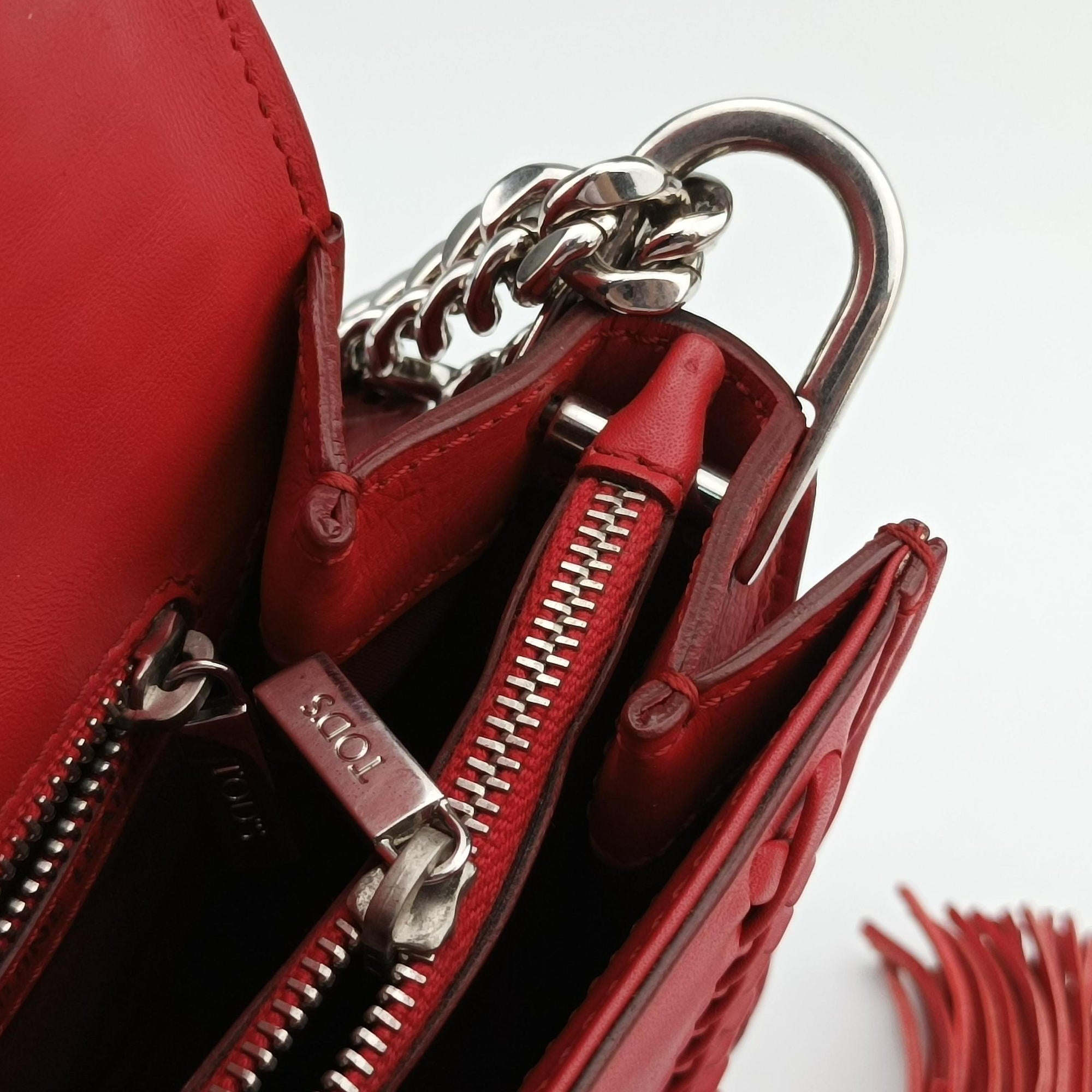 Pre-owned TODS Double T Red Leather  shoulderbag | stylenewstar
