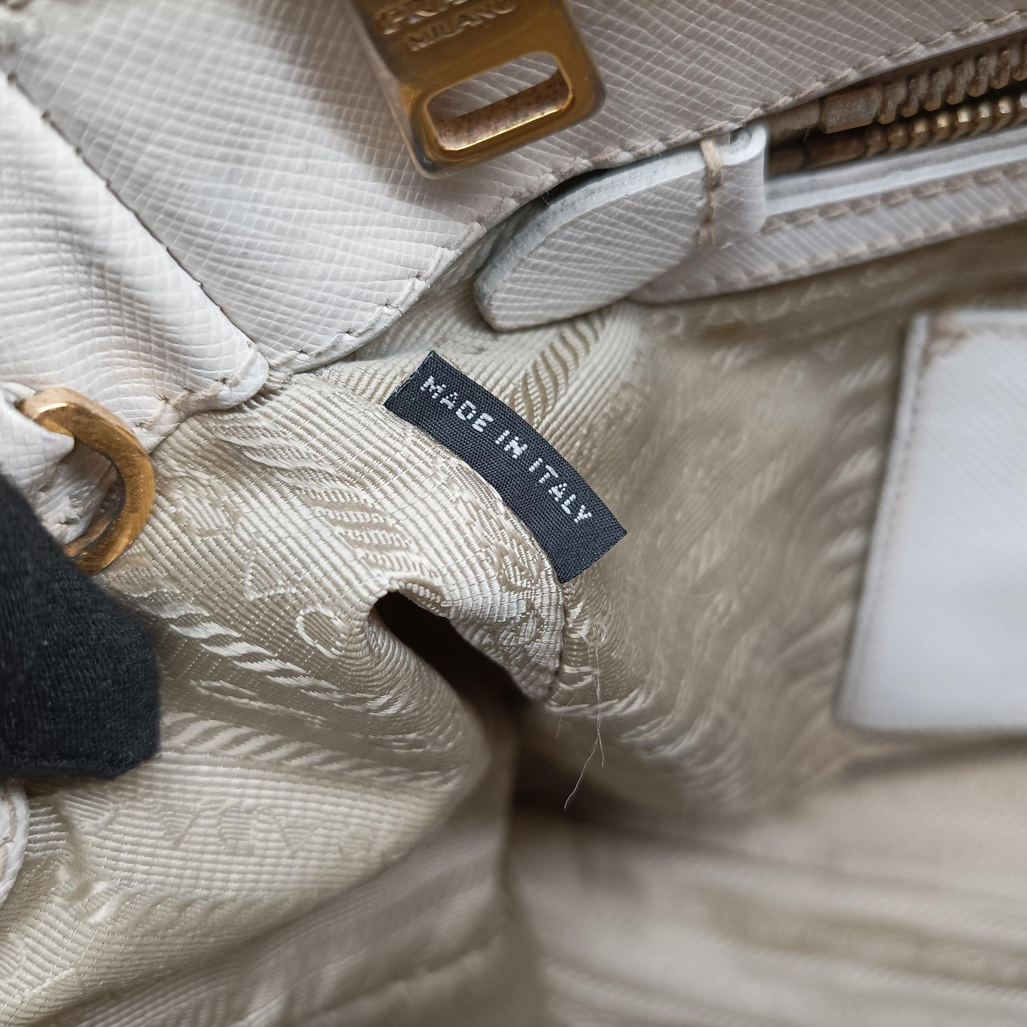 Pre-owned Prada Galleria White SAFFIANO Leather BN1801 shoulderbag | stylenewstar