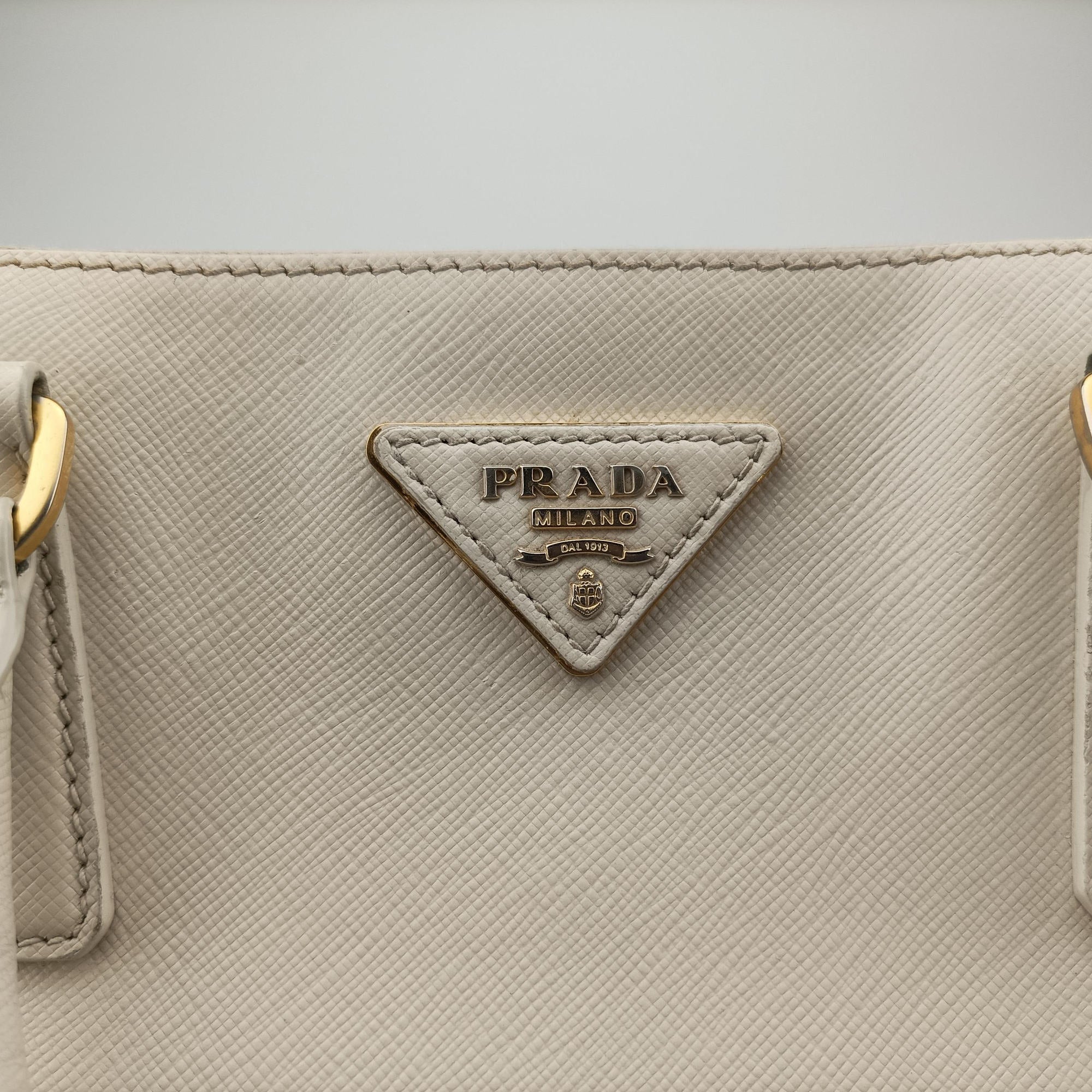 Pre-owned Prada Galleria White SAFFIANO Leather BN1801 shoulderbag | stylenewstar
