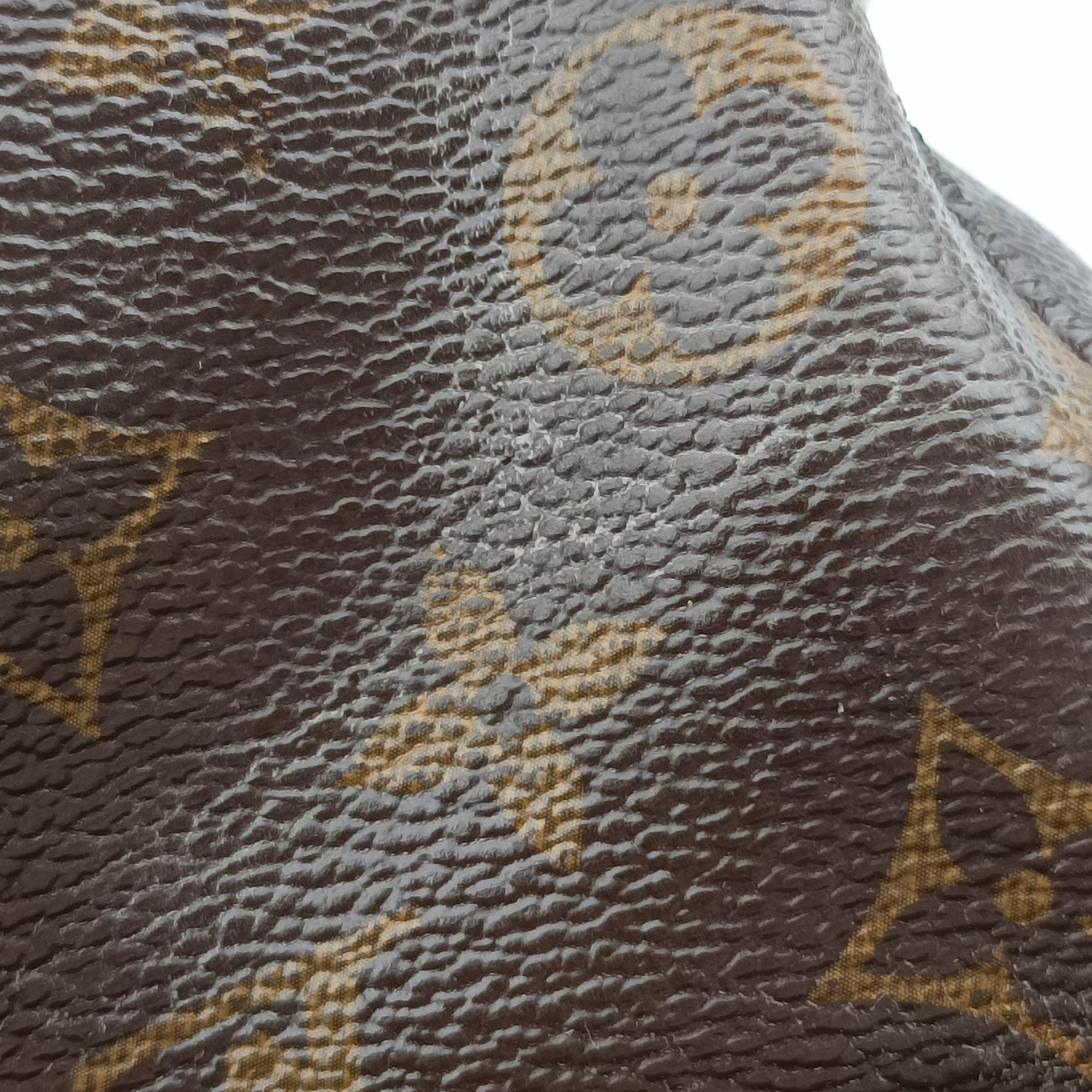Secondhand Louis Vuitton MONTAIGNE MM Brown Monogram Canvas M41056 shoulderbag | stylenewstar