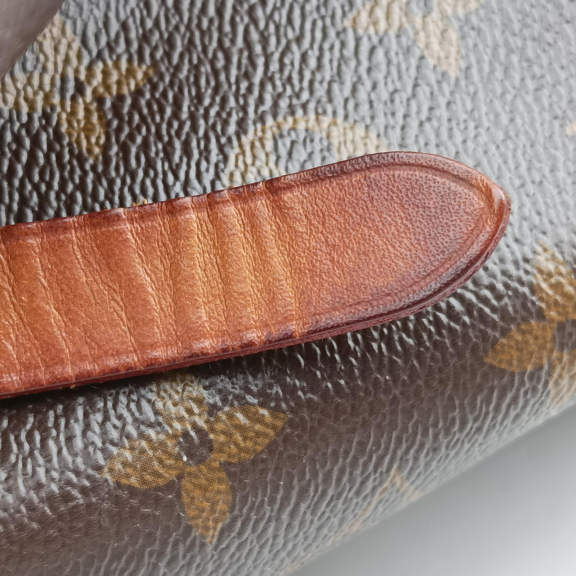 Secondhand Louis Vuitton MONTAIGNE MM Brown Monogram Canvas M41056 shoulderbag | stylenewstar