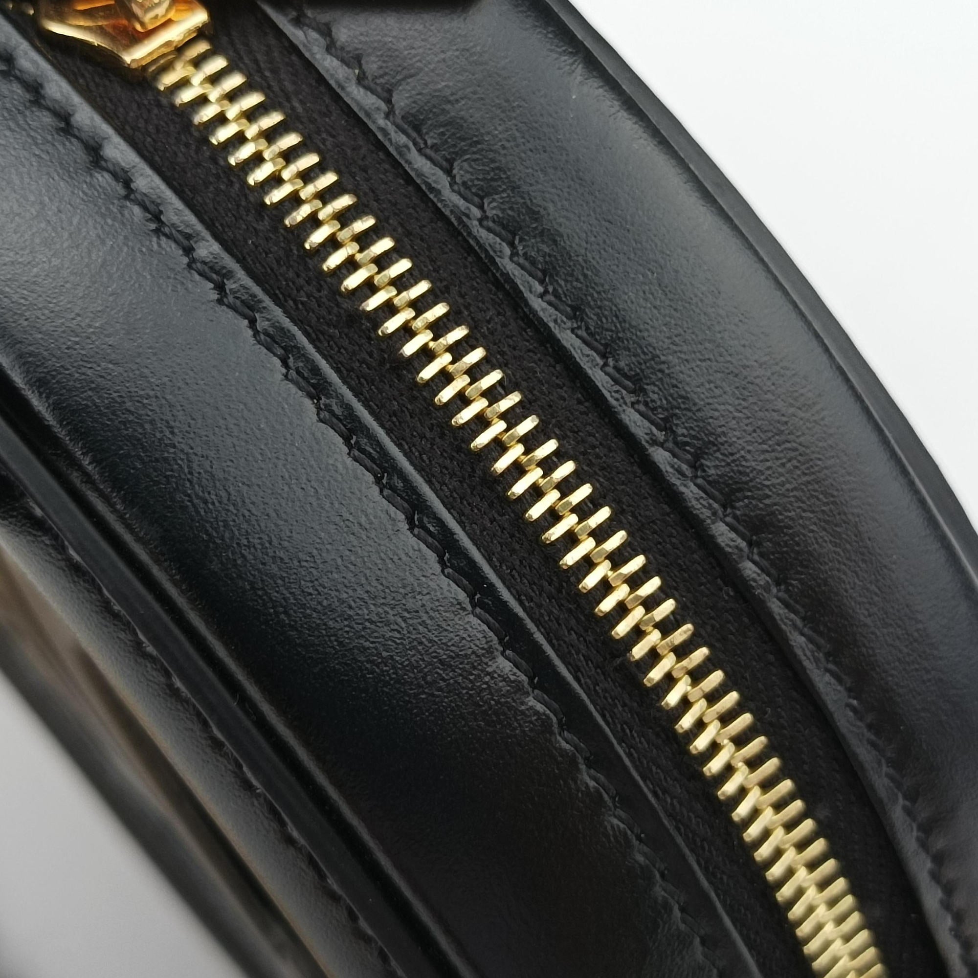 Pre-owned Celine Oval Purse Cuir Triomphe Black Leather x velour  shoulderbag | stylenewstar