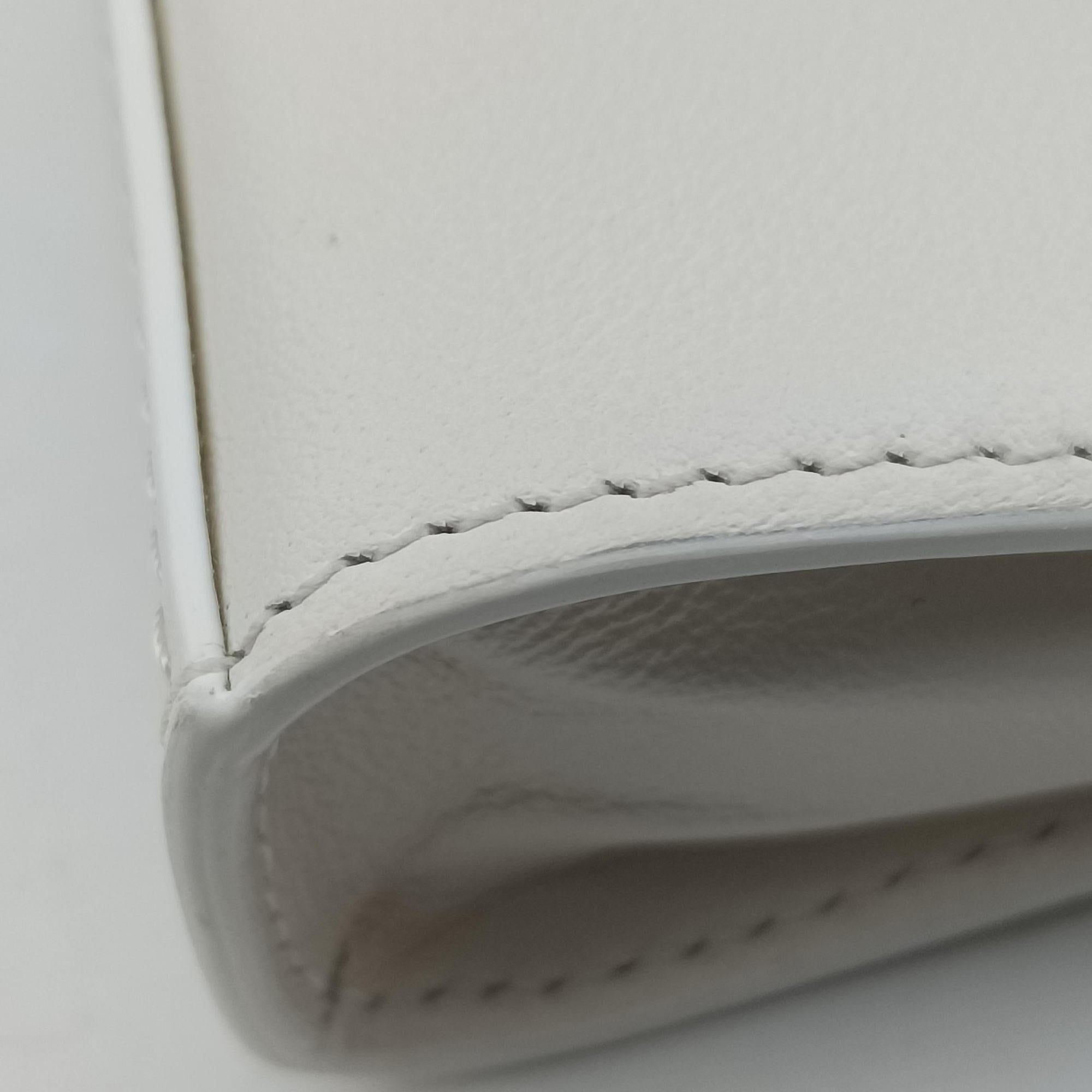 Pre-owned Delvaux Tampete White Leather  coinpurse | stylenewstar