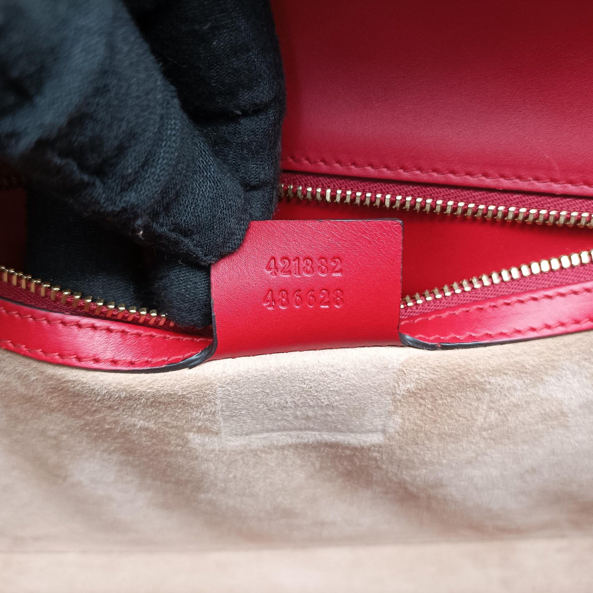 Pre-owned Gucci Sylvie Red×navy Leather 421882 shoulderbag | stylenewstar