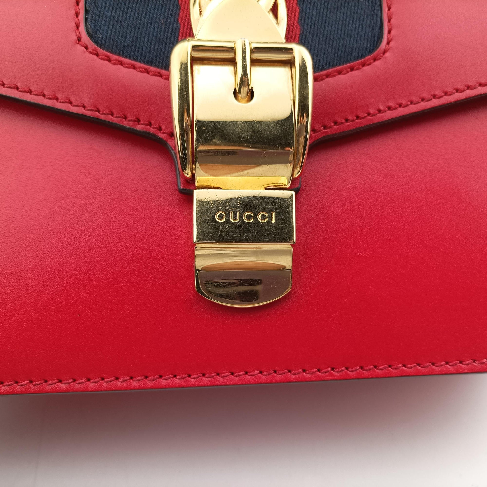 Pre-owned Gucci Sylvie Red×navy Leather 421882 shoulderbag | stylenewstar