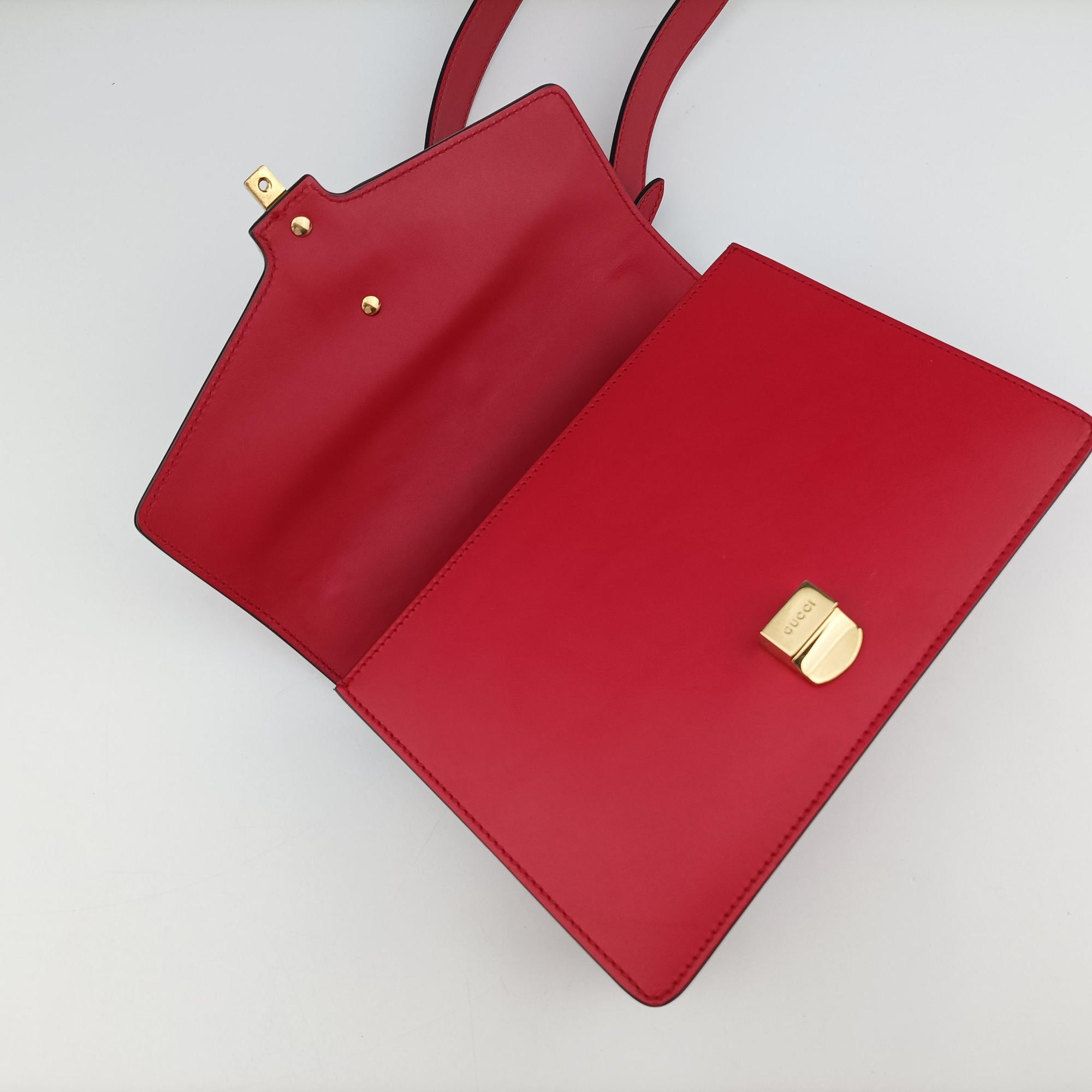 Pre-owned Gucci Sylvie Red×navy Leather 421882 shoulderbag | stylenewstar