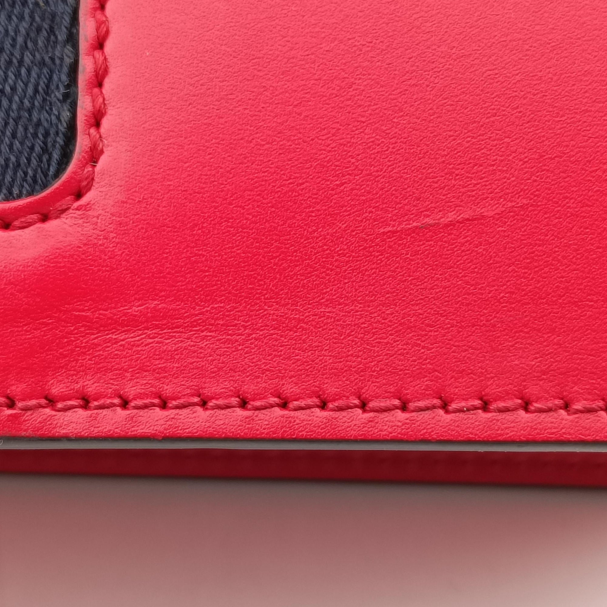Pre-owned Gucci Sylvie Red×navy Leather 421882 shoulderbag | stylenewstar