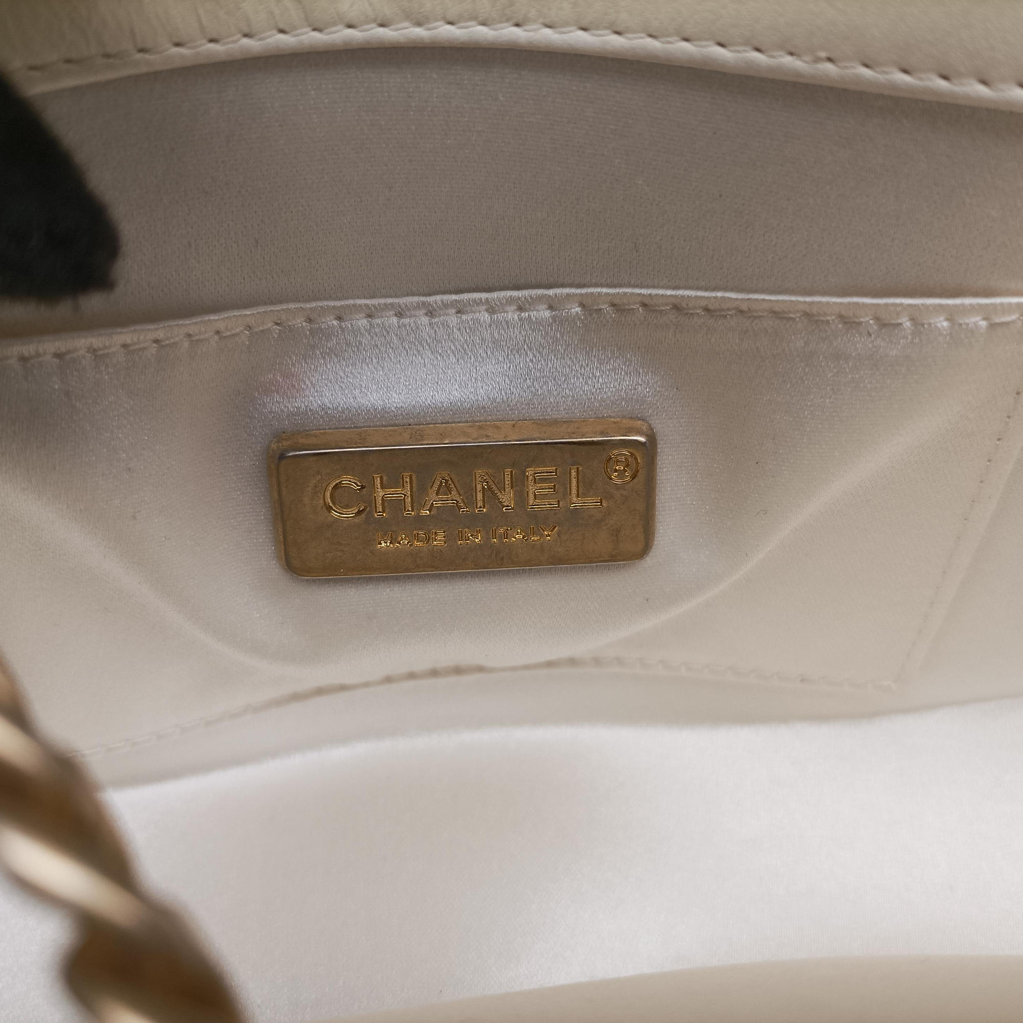 Pre-owned Chanel CC Button Timeless Wristlet Clutch Bag White lambskin AS0178 shoulderbag | stylenewstar