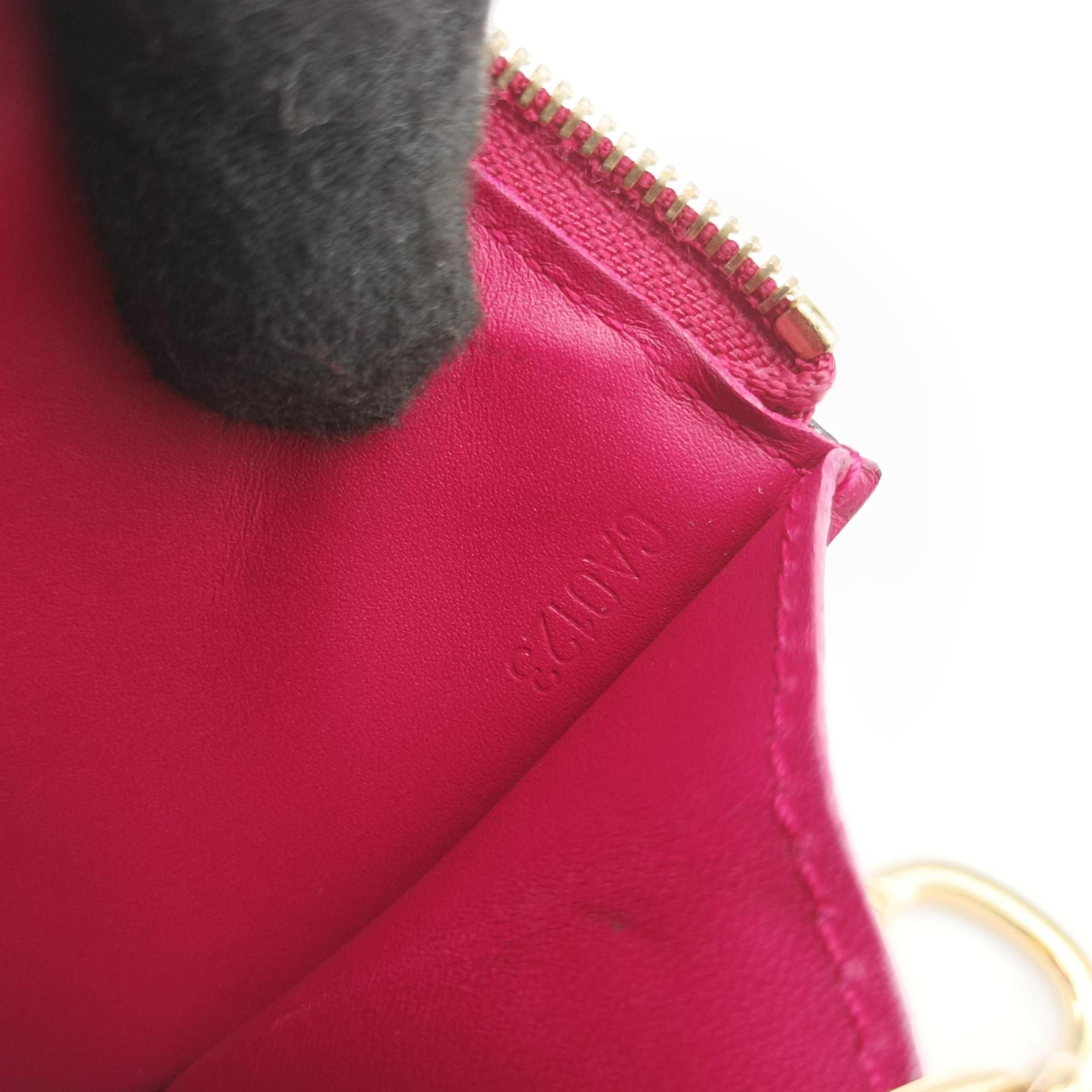 Pre-owned Louis Vuitton Pochette Cles Pomme d'Amour Vernis M93559 coinpurse | stylenewstar
