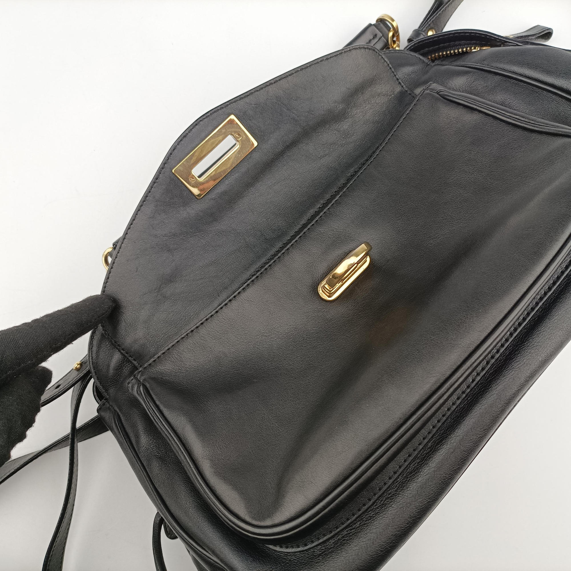 Pre-owned Ferragamo Gancini Black Leather  shoulderbag | stylenewstar