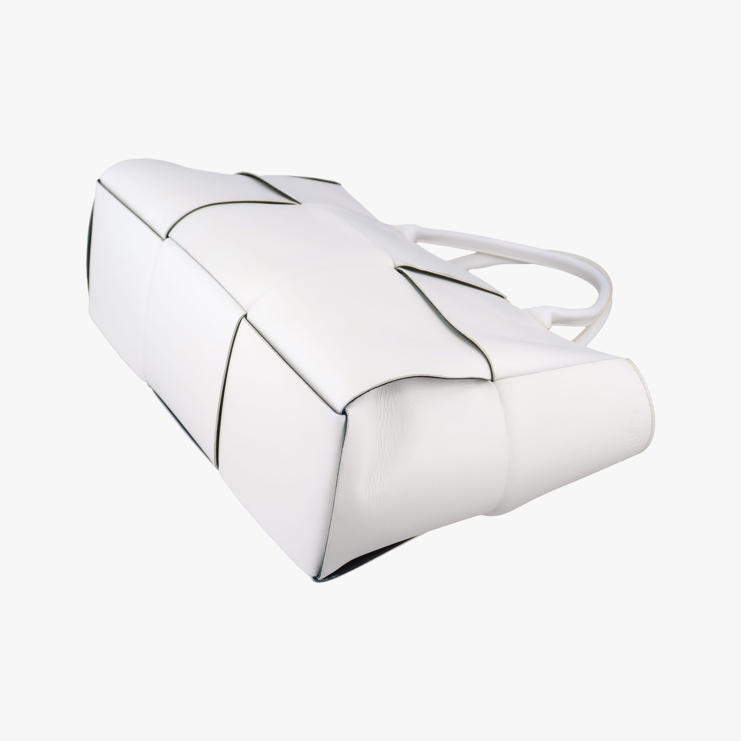 Pre-owned Bottega Veneta The Arcotote White lambskin  handbag | stylenewstar