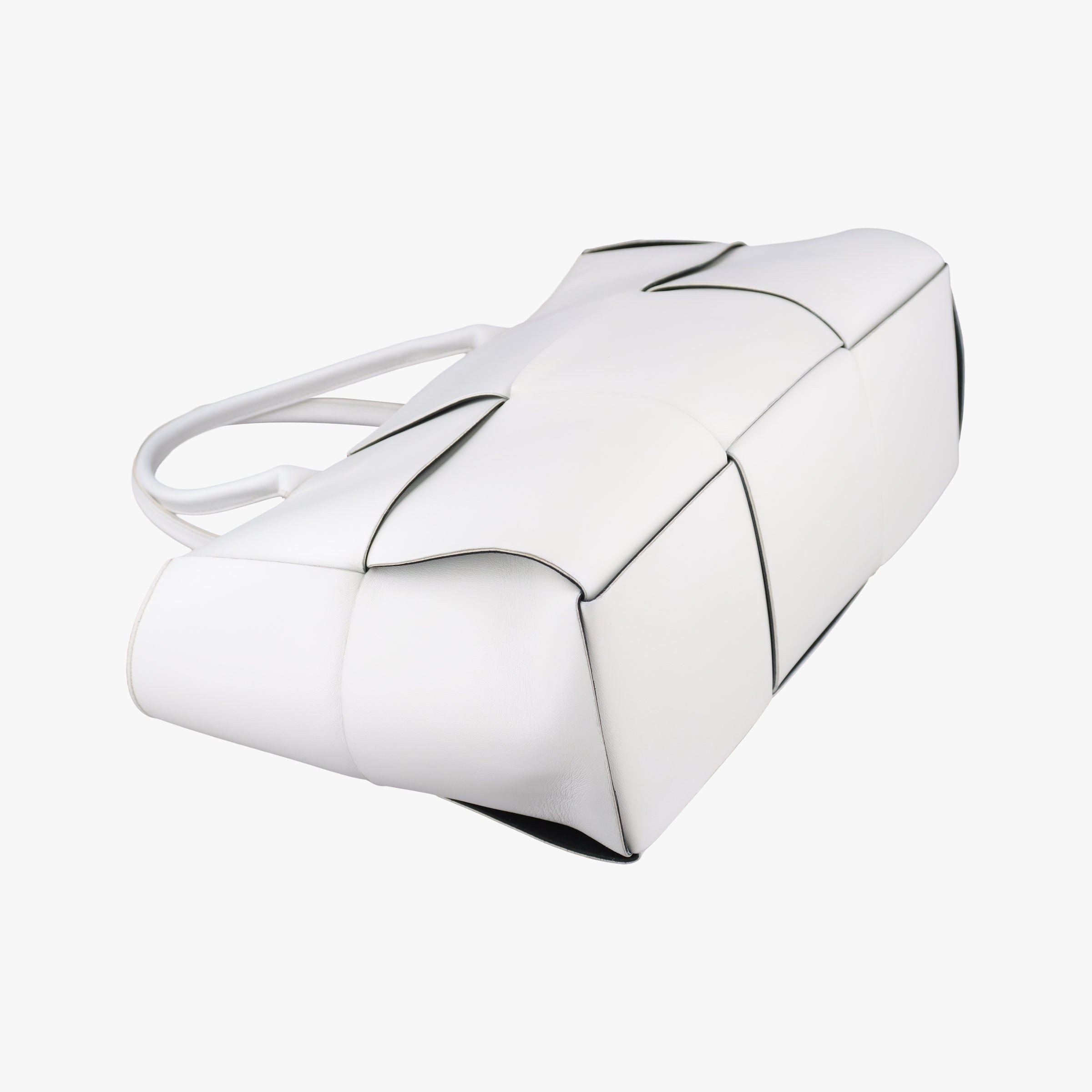 Pre-owned Bottega Veneta The Arcotote White lambskin  handbag | stylenewstar