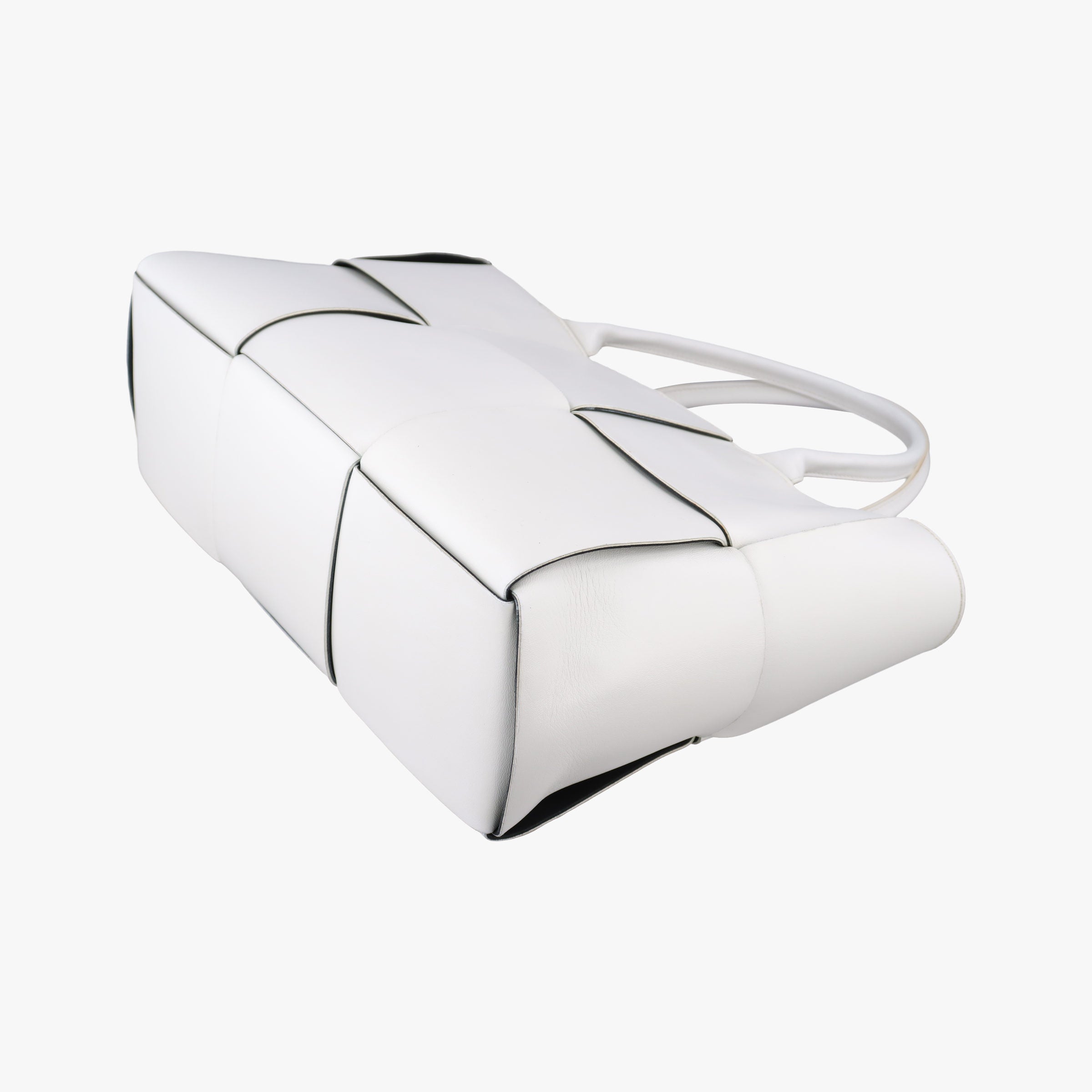 Pre-owned Bottega Veneta The Arcotote White lambskin  handbag | stylenewstar