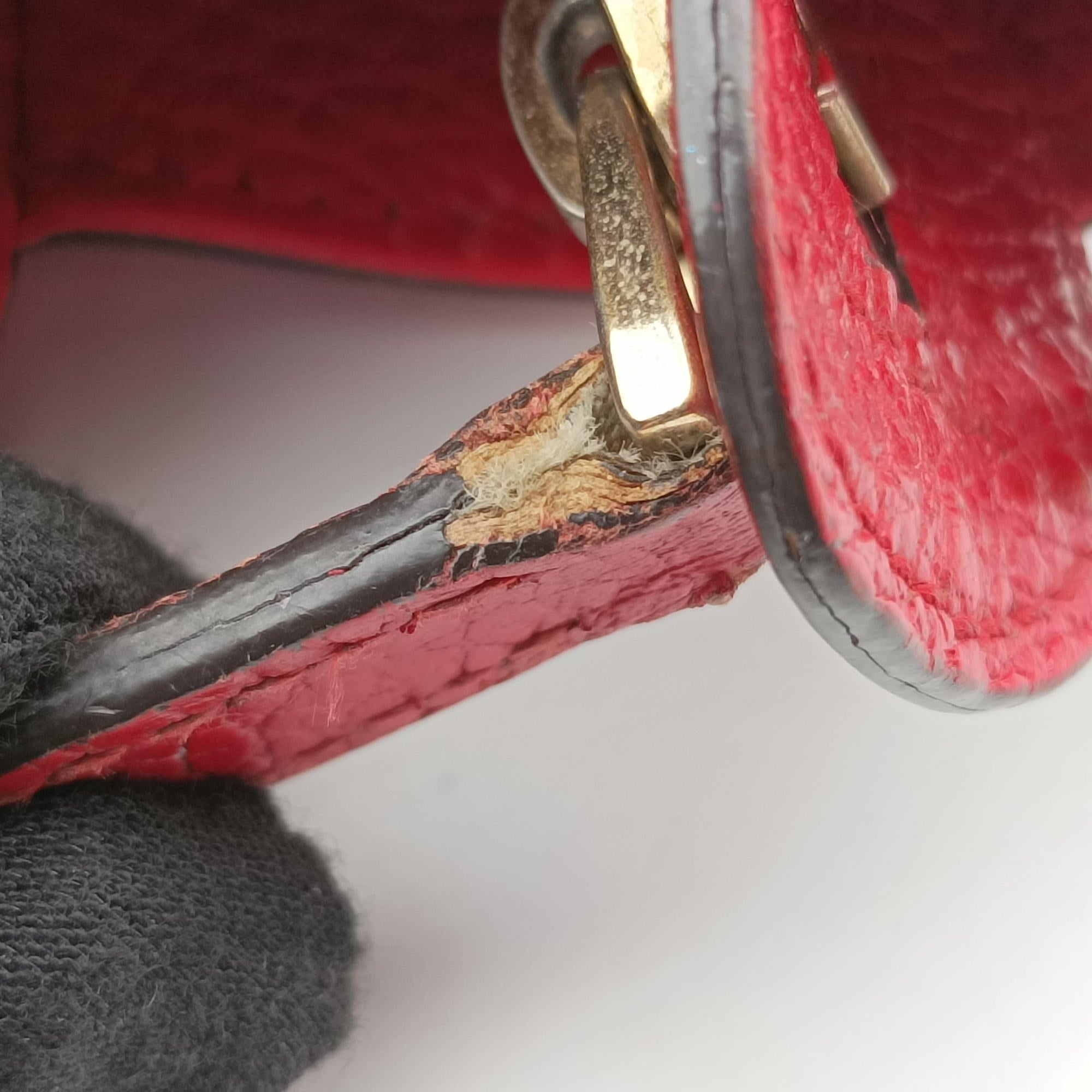 Pre-owned Gucci Swing Red Leather 368827 shoulderbag | stylenewstar