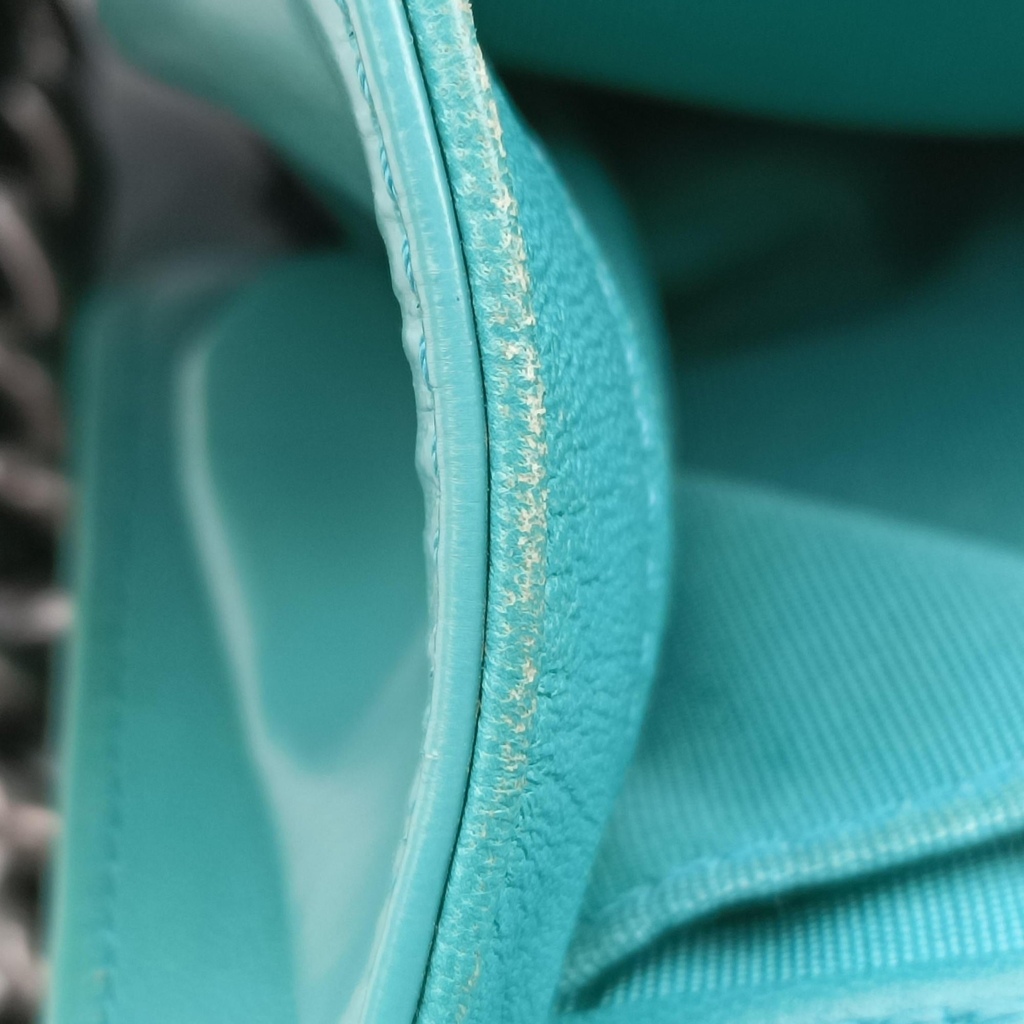 Vintage Chanel BOY CHANEL Green Leather A67085 shoulderbag | stylenewstar