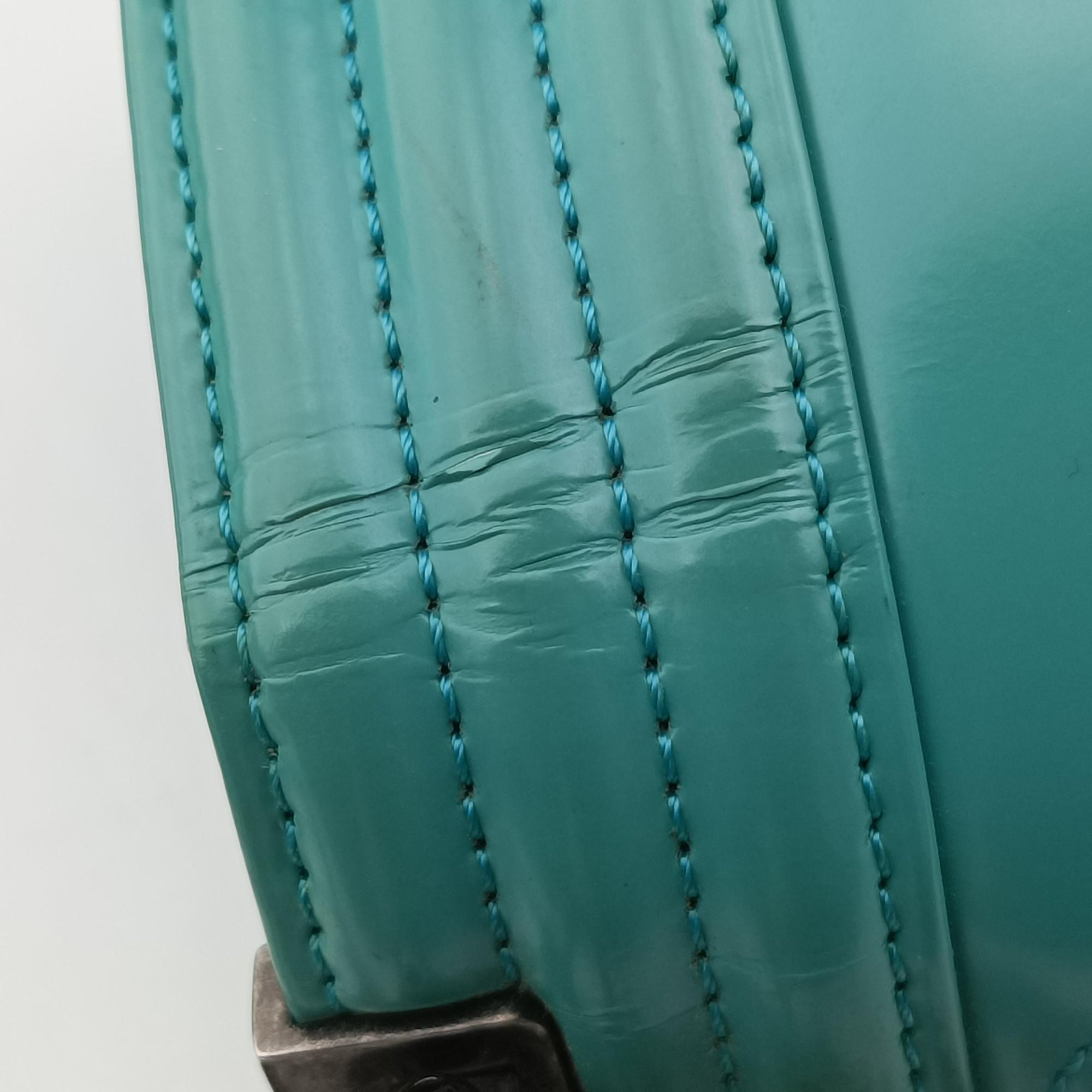 Vintage Chanel BOY CHANEL Green Leather A67085 shoulderbag | stylenewstar