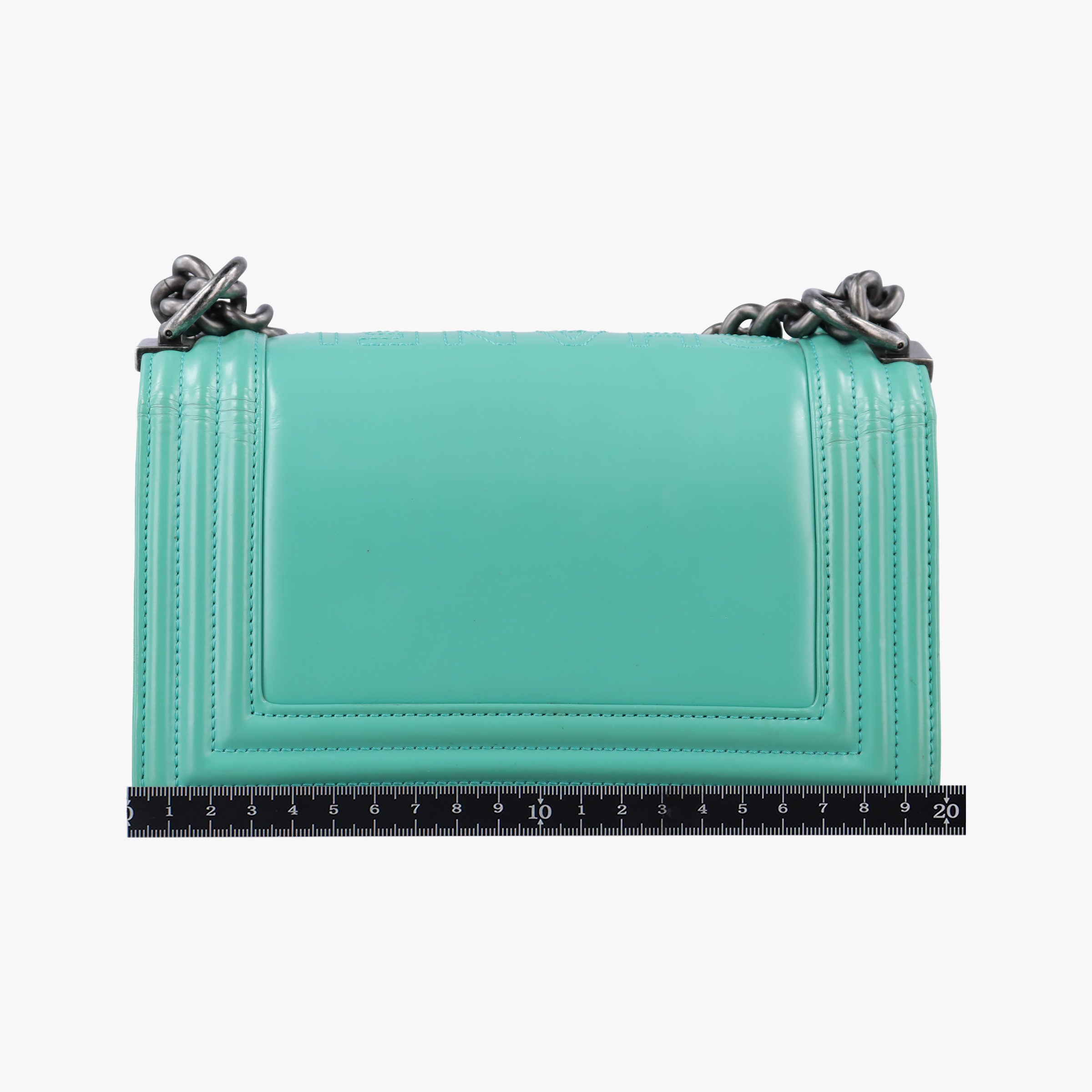 Vintage Chanel BOY CHANEL Green Leather A67085 shoulderbag | stylenewstar