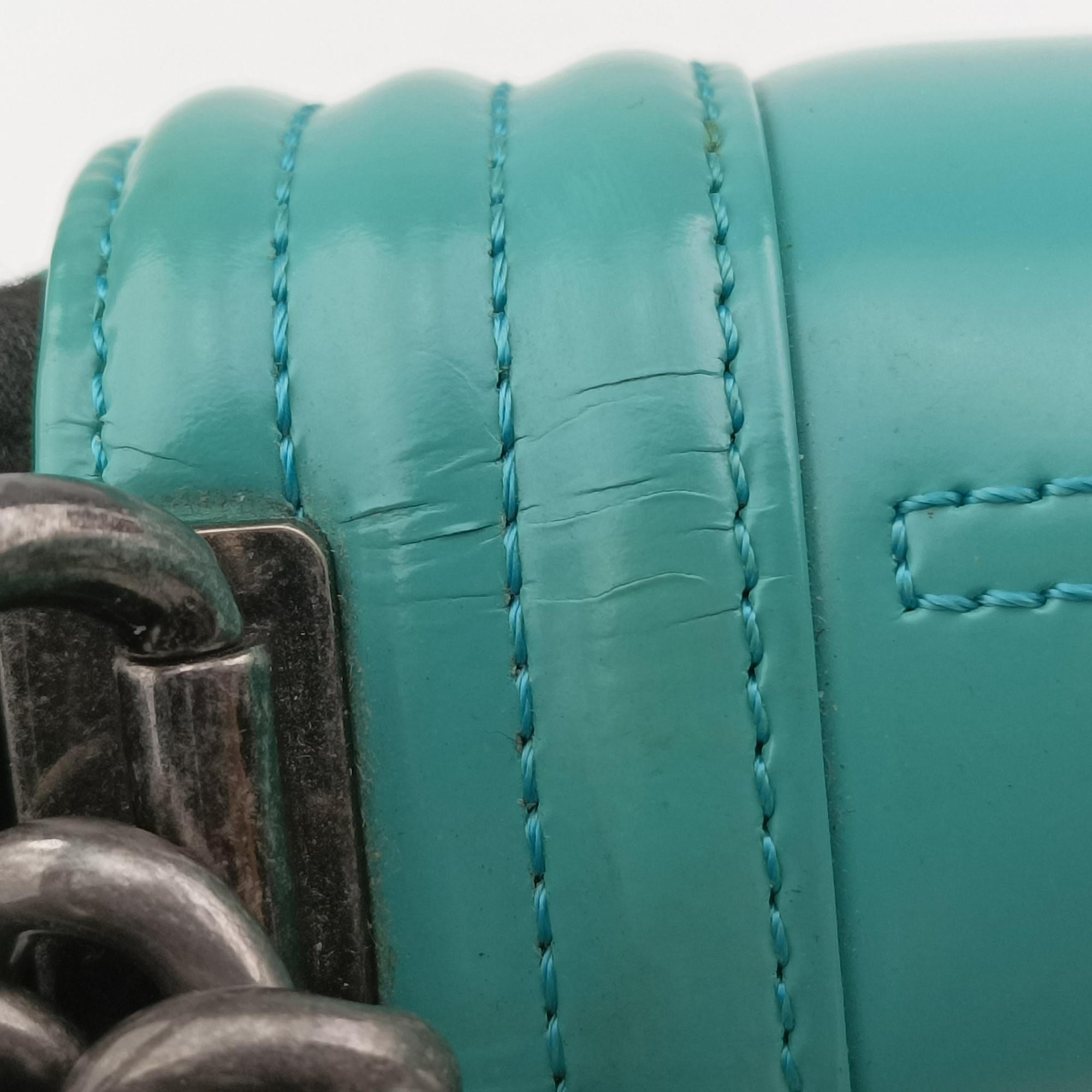 Vintage Chanel BOY CHANEL Green Leather A67085 shoulderbag | stylenewstar