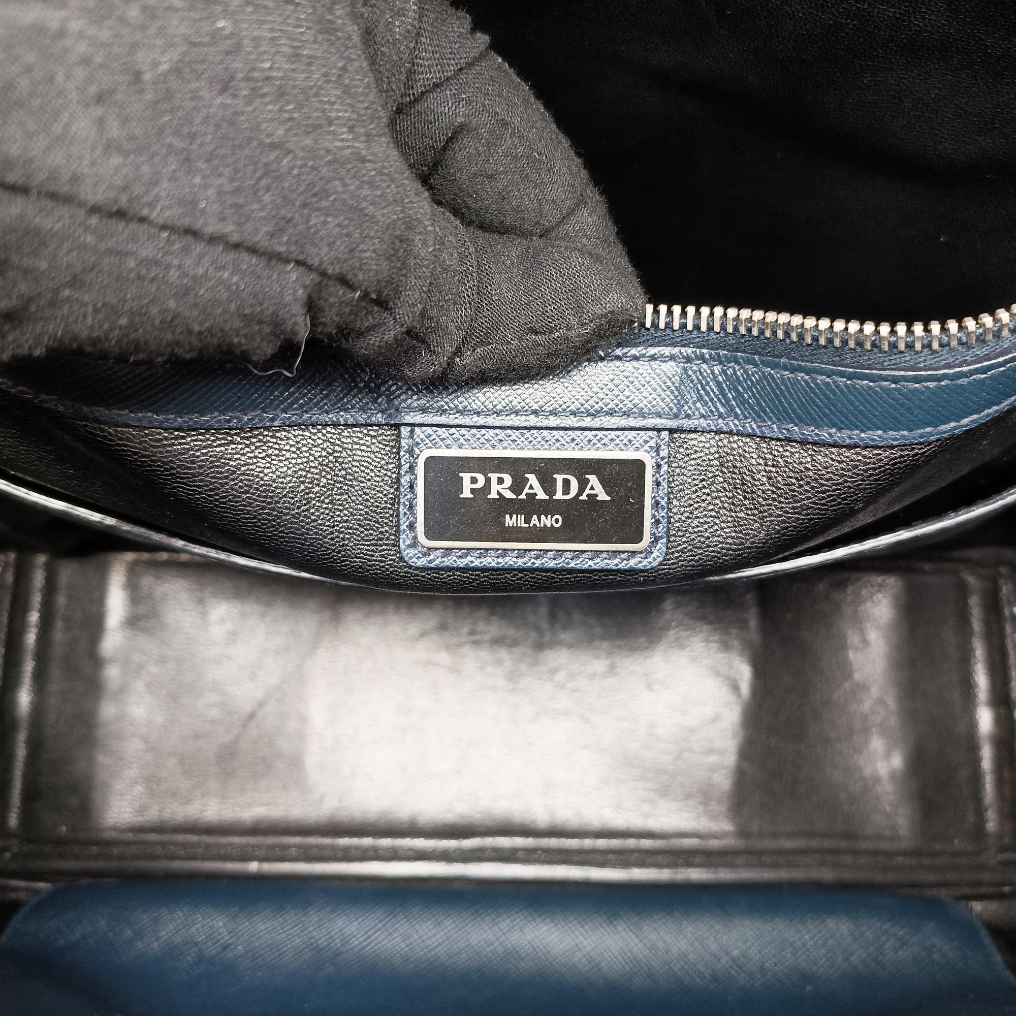 Pre-owned Prada Business Briefcase Navy SAFFIANO Leather 2VE011 shoulderbag | stylenewstar