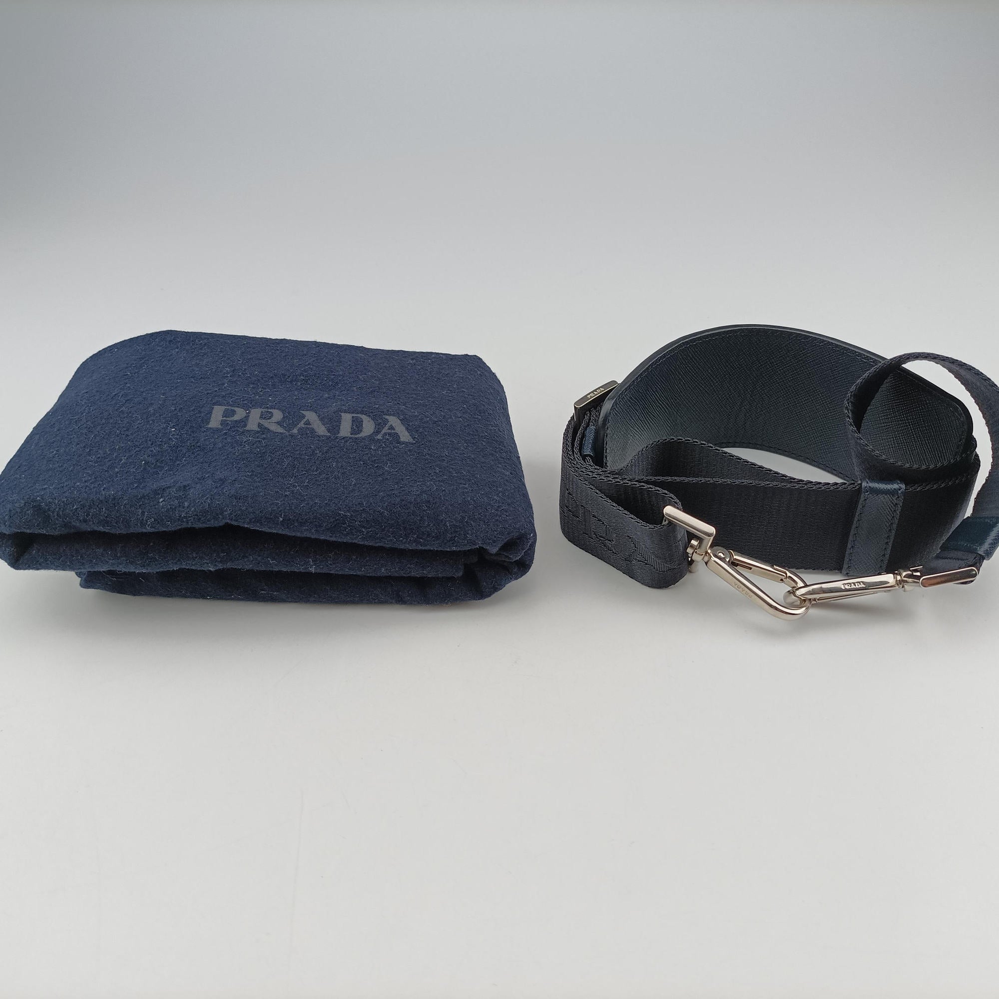Pre-owned Prada Business Briefcase Navy SAFFIANO Leather 2VE011 shoulderbag | stylenewstar