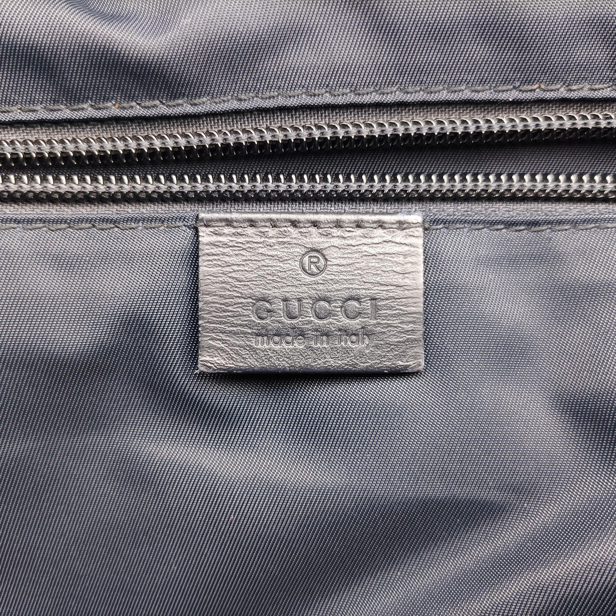 Pre-owned Gucci Guccissima Rubber Messenger Navy Leather 246067 shoulderbag | stylenewstar