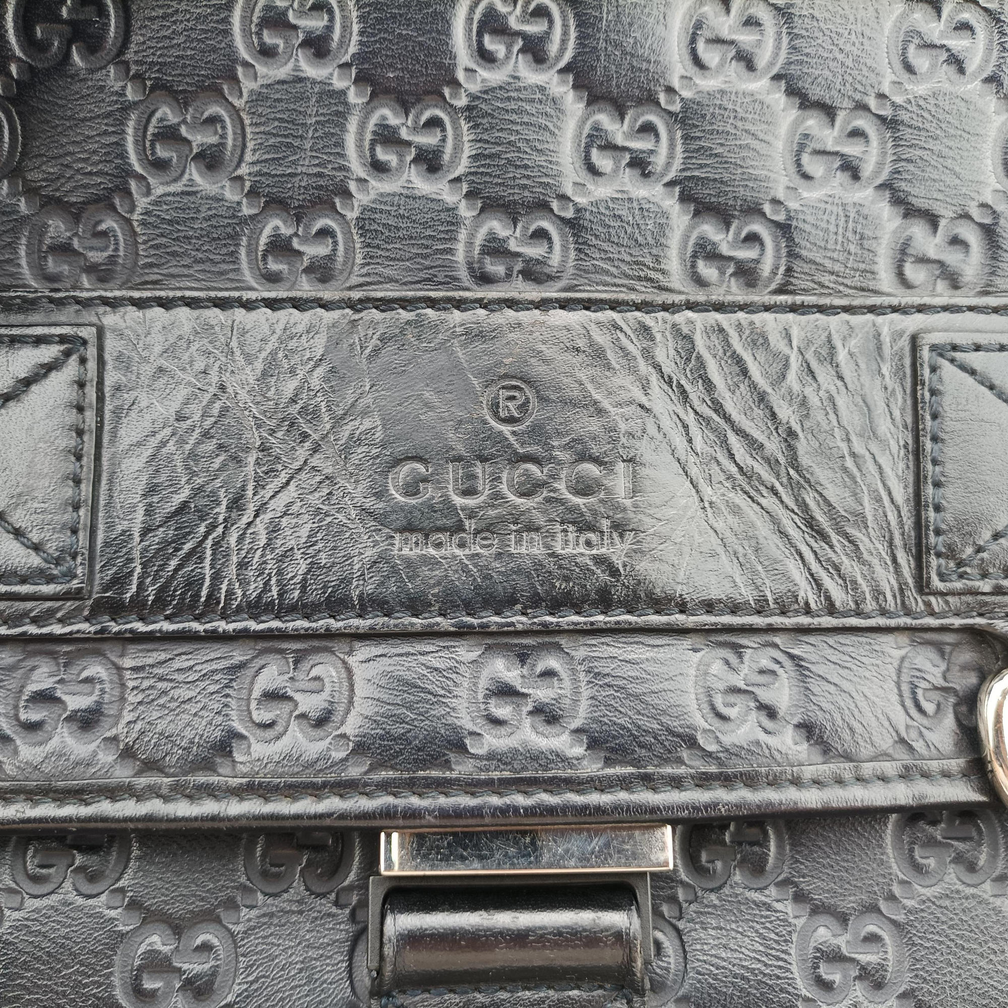 Pre-owned Gucci Guccissima Rubber Messenger Navy Leather 246067 shoulderbag | stylenewstar