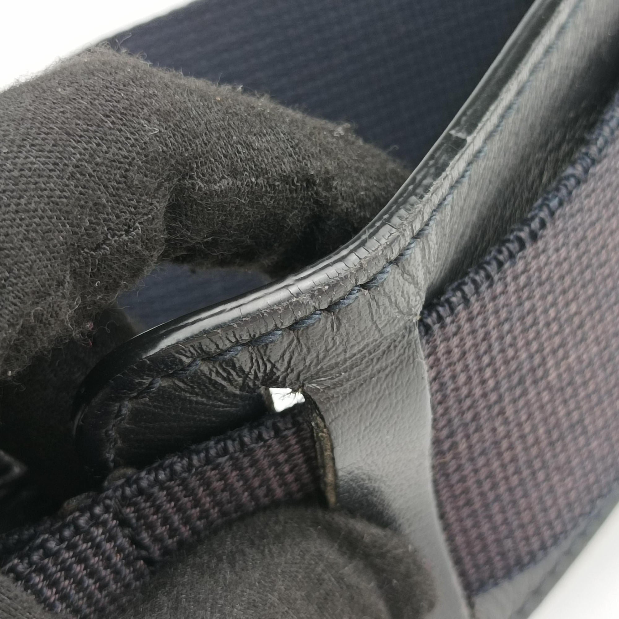 Pre-owned Gucci Guccissima Rubber Messenger Navy Leather 246067 shoulderbag | stylenewstar